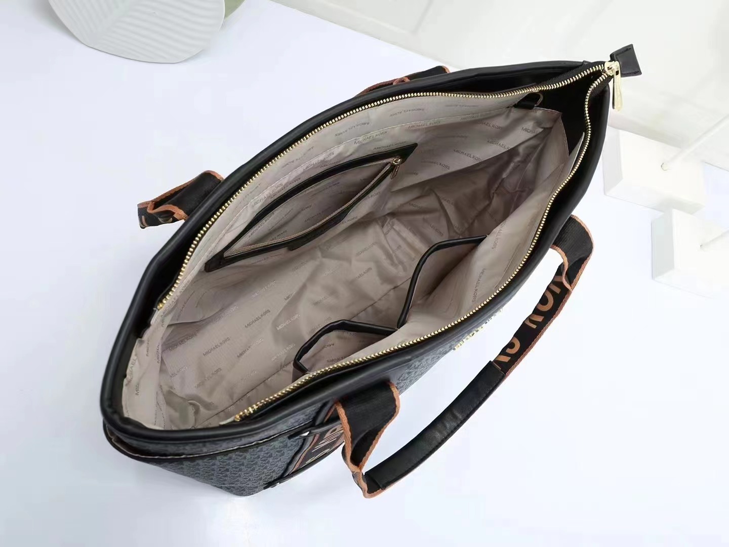 39$ MK 22314 Tote bag size 45x16x30 cm 011526 BR1750 gallery