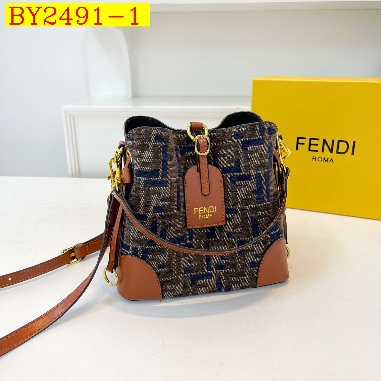 39$ dh FENDI 48920 Shoulder bag size 21X19X12 cm 41576023792 BY2491 gallery