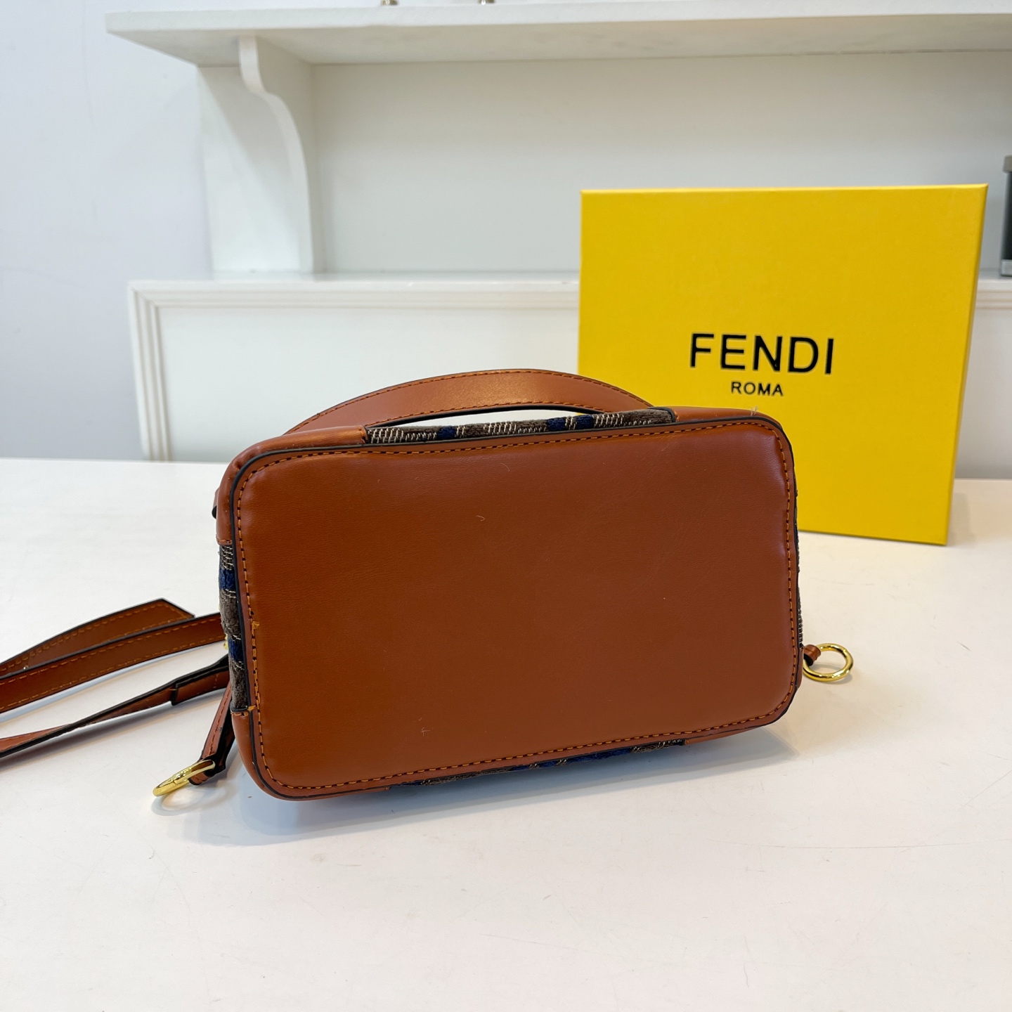 39$ dh FENDI 48920 Shoulder bag size 21X19X12 cm 41576023792 BY2491 gallery