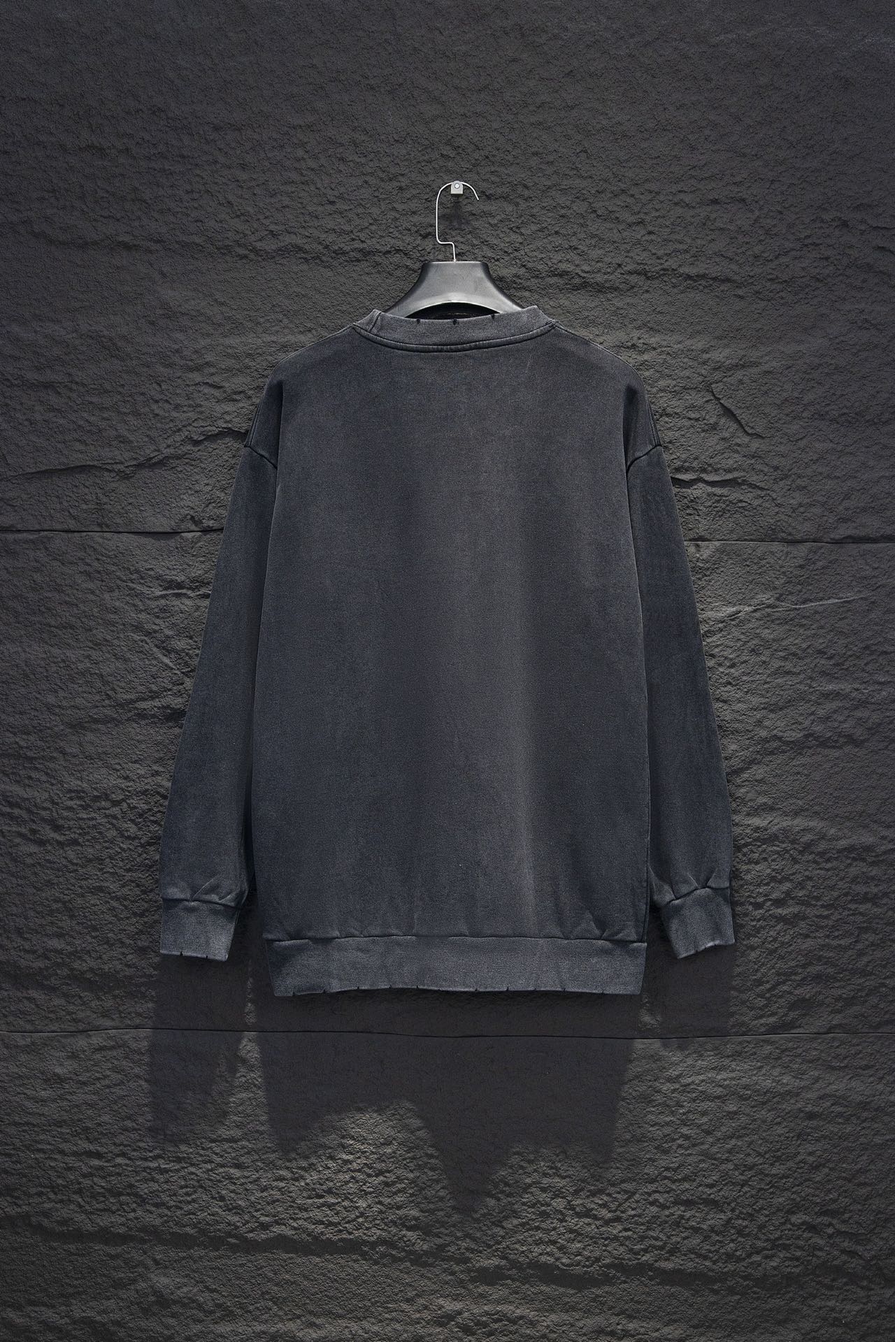 40$ Balenciaga Sweatshirt size XS-L 613528 WX162 gallery