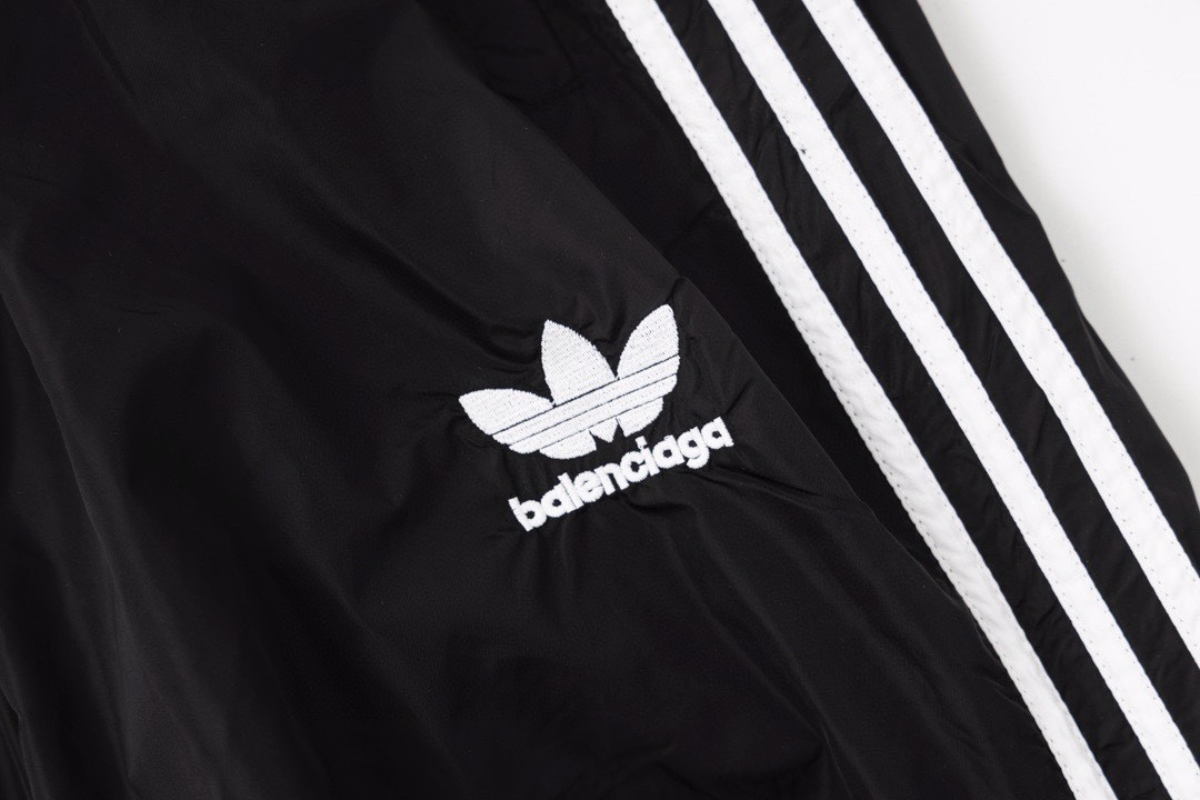 41$ Balenciaga Adidas 2024FW Pants size S-XL 714850 WX112 gallery