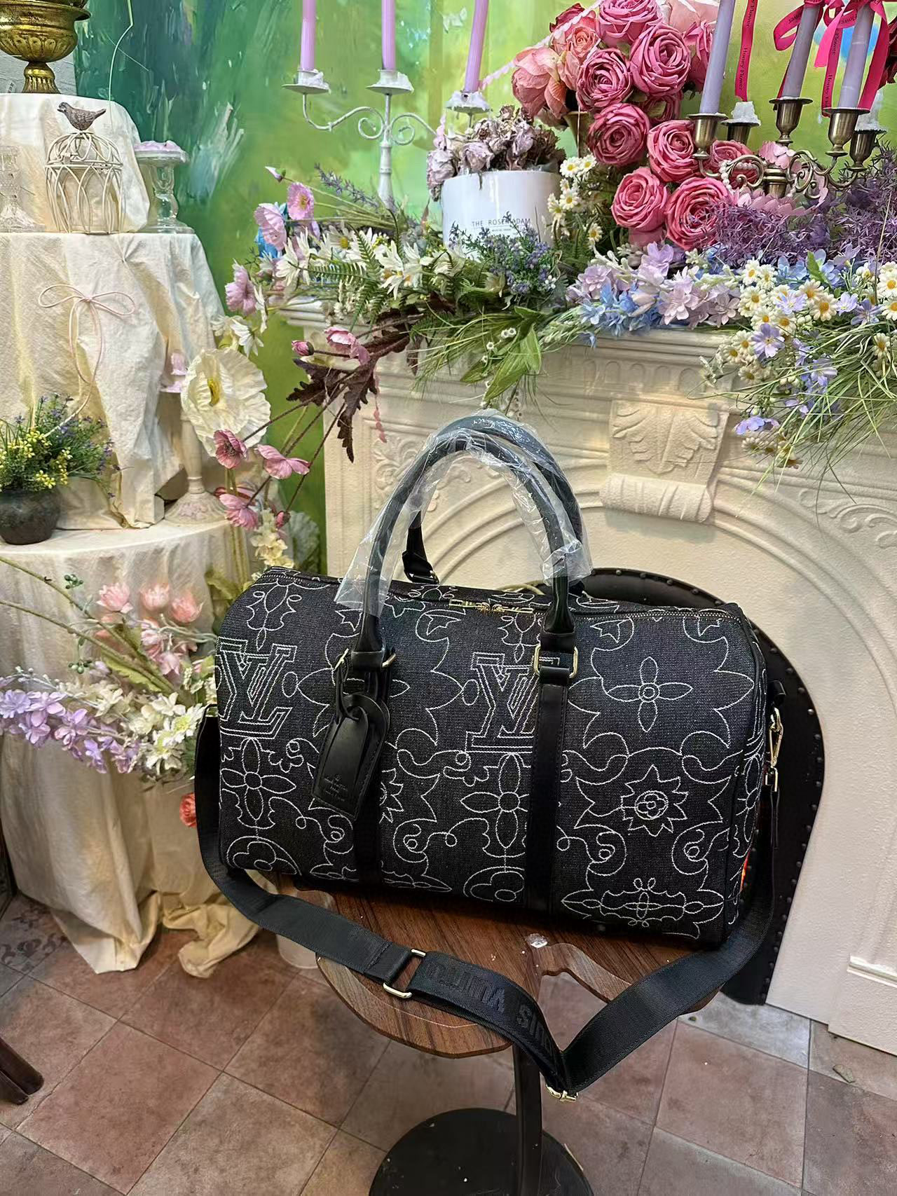 42$ Lv 34613 Travelling bag size 45x29x18 cm 315766 DX714 gallery