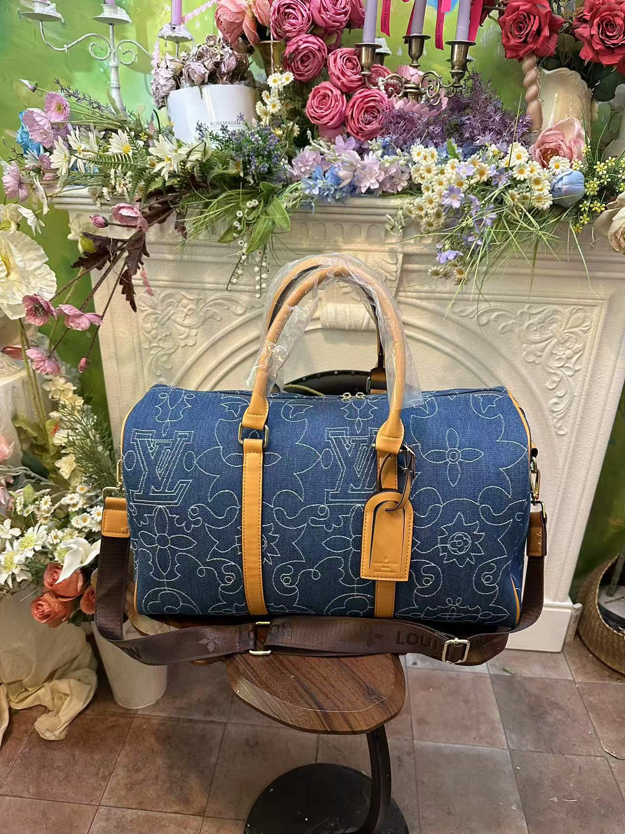 42$ Lv 34613 Travelling bag size 45x29x18 cm 315766 DX714 gallery