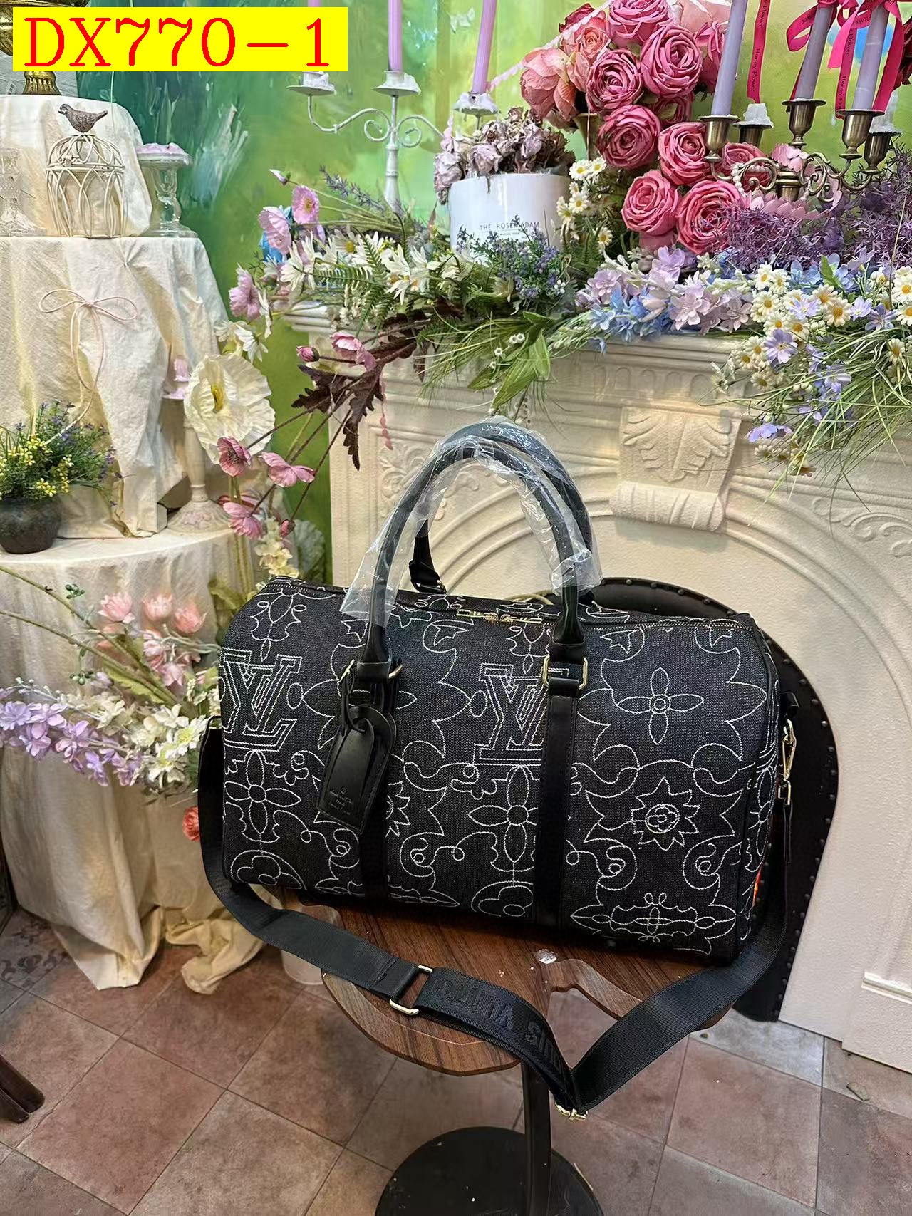 43$ LV 34613 Travelling bag size 45x29x18 cm 818706 DX770 gallery
