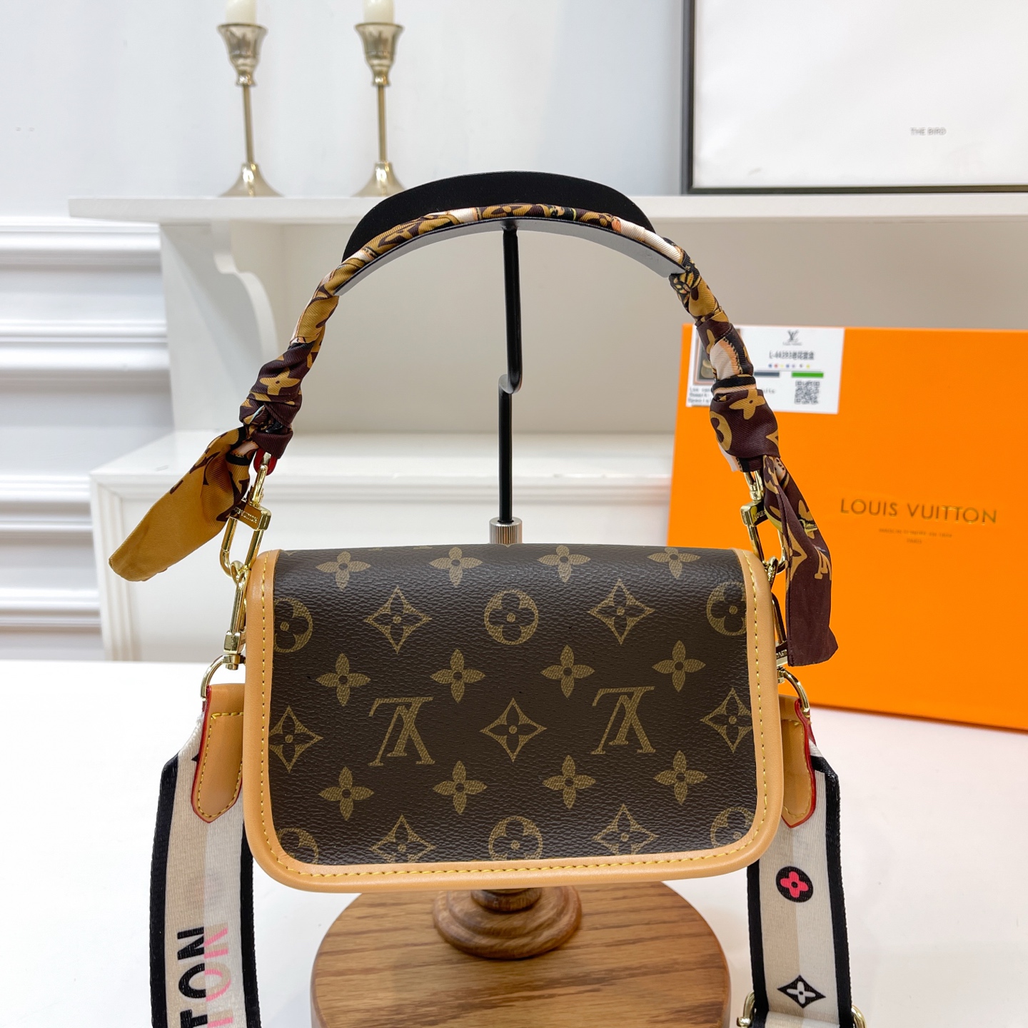 43$ dh LV 44393 Shoulder bag size 19X12X7 cm 72415034031 BY2295 gallery