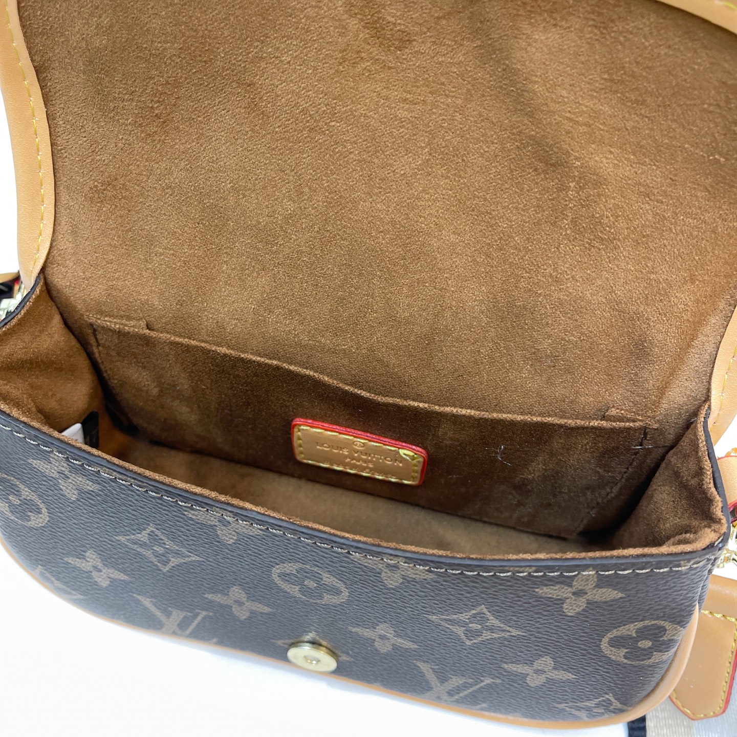 43$ dh LV 44393 Shoulder bag size 19X12X7 cm 72415034031 BY2295 gallery