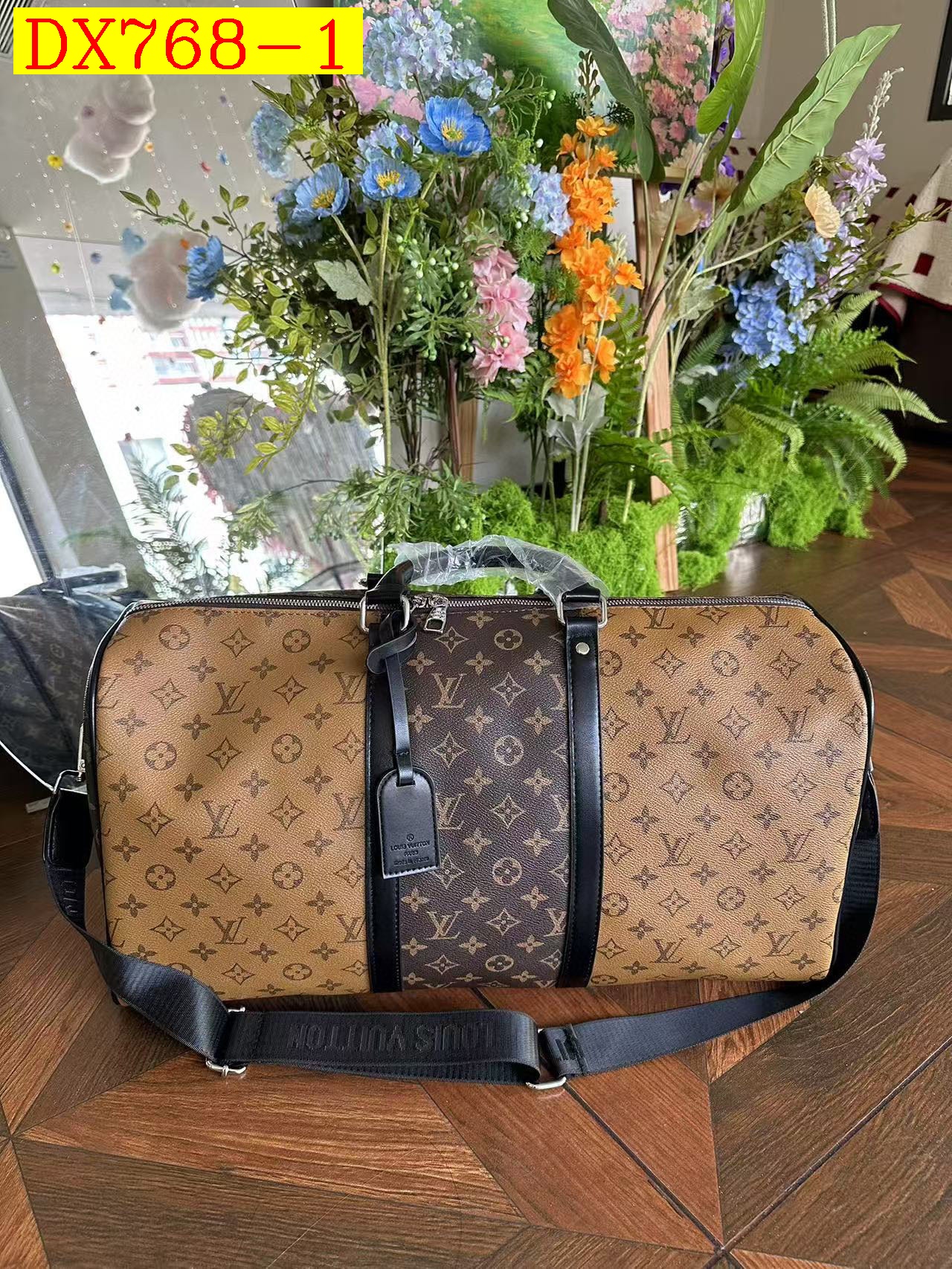 44$ LV 2122 Travelling bag size 52x24x16 cm 811778 DX768 gallery