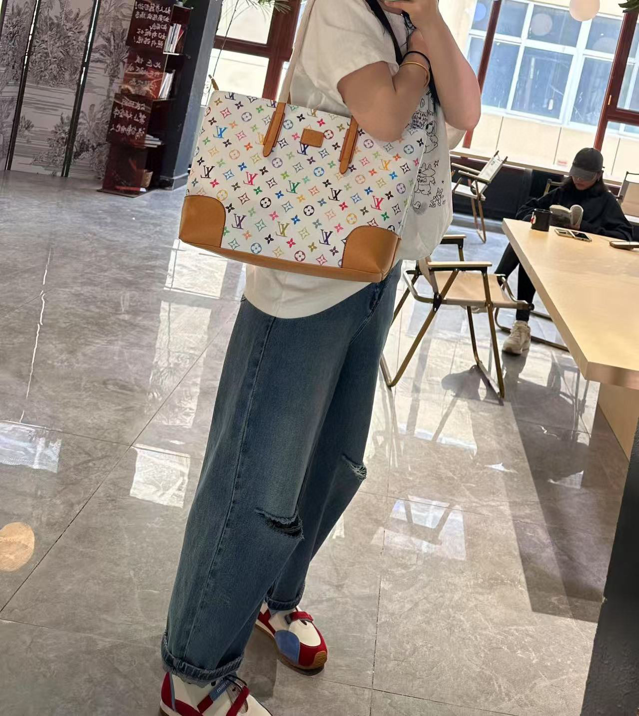 44$ dh LV 69413 Tote bag size 41x28x12 cm 61283034046 DX684 gallery