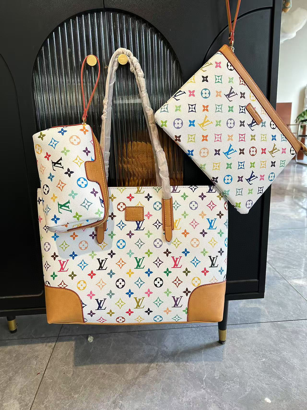 44$ dh LV 69413 Tote bag size 41x28x12 cm 61283034046 DX684 gallery