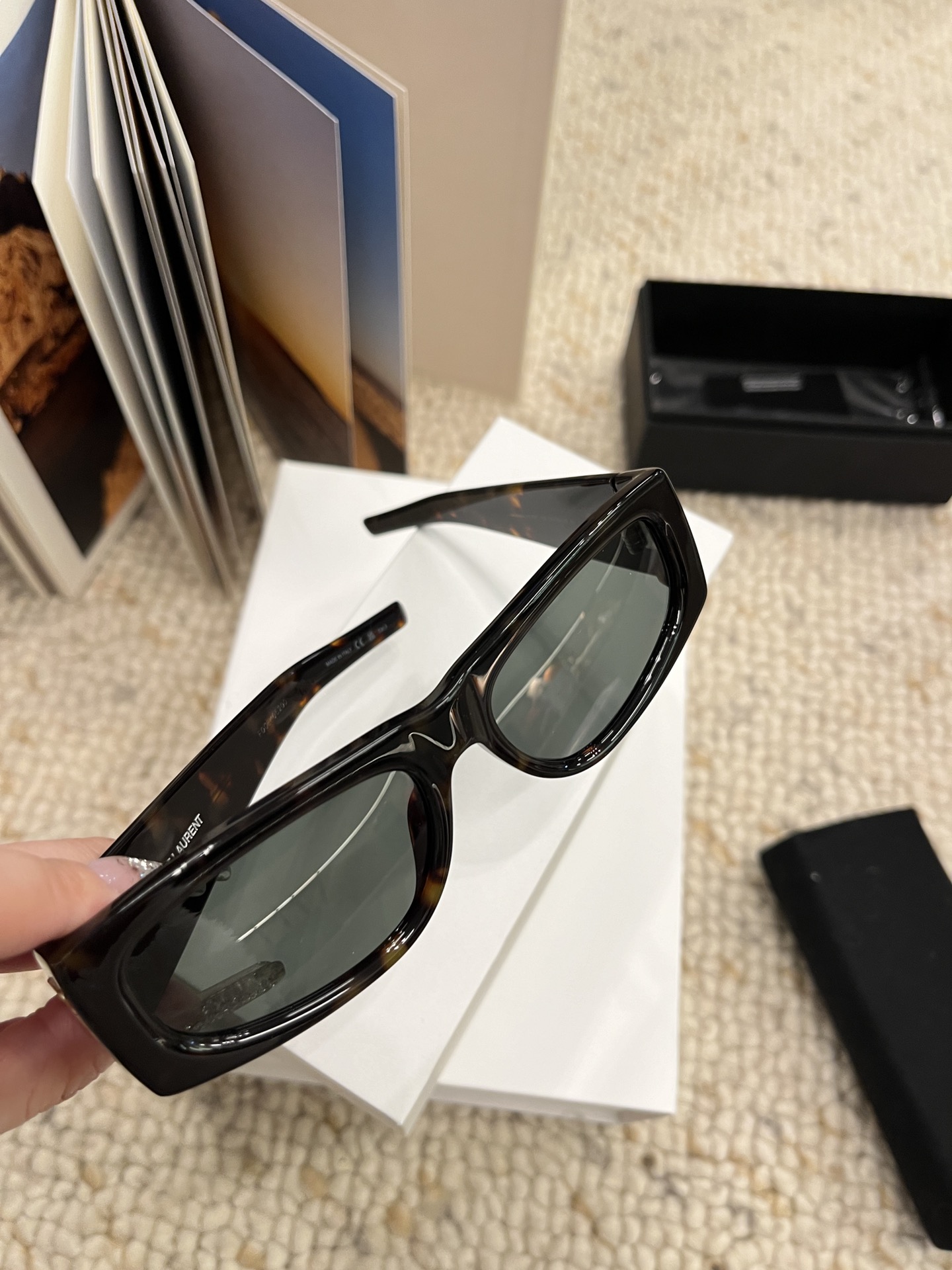 45$ dh YSL Sunglassess With Box 92685034157 MYJ2 gallery