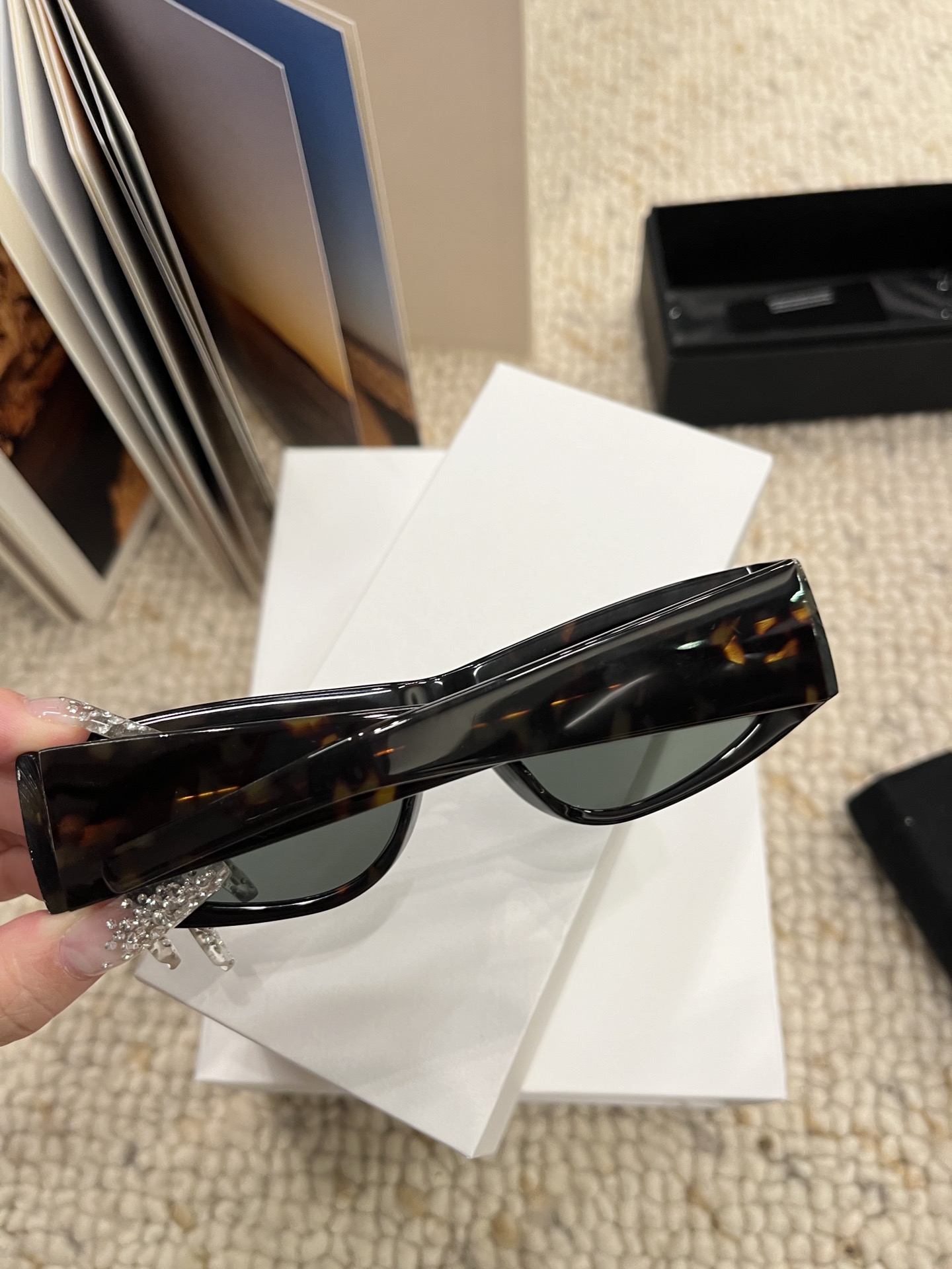 45$ dh YSL Sunglassess With Box 92685034157 MYJ2 gallery
