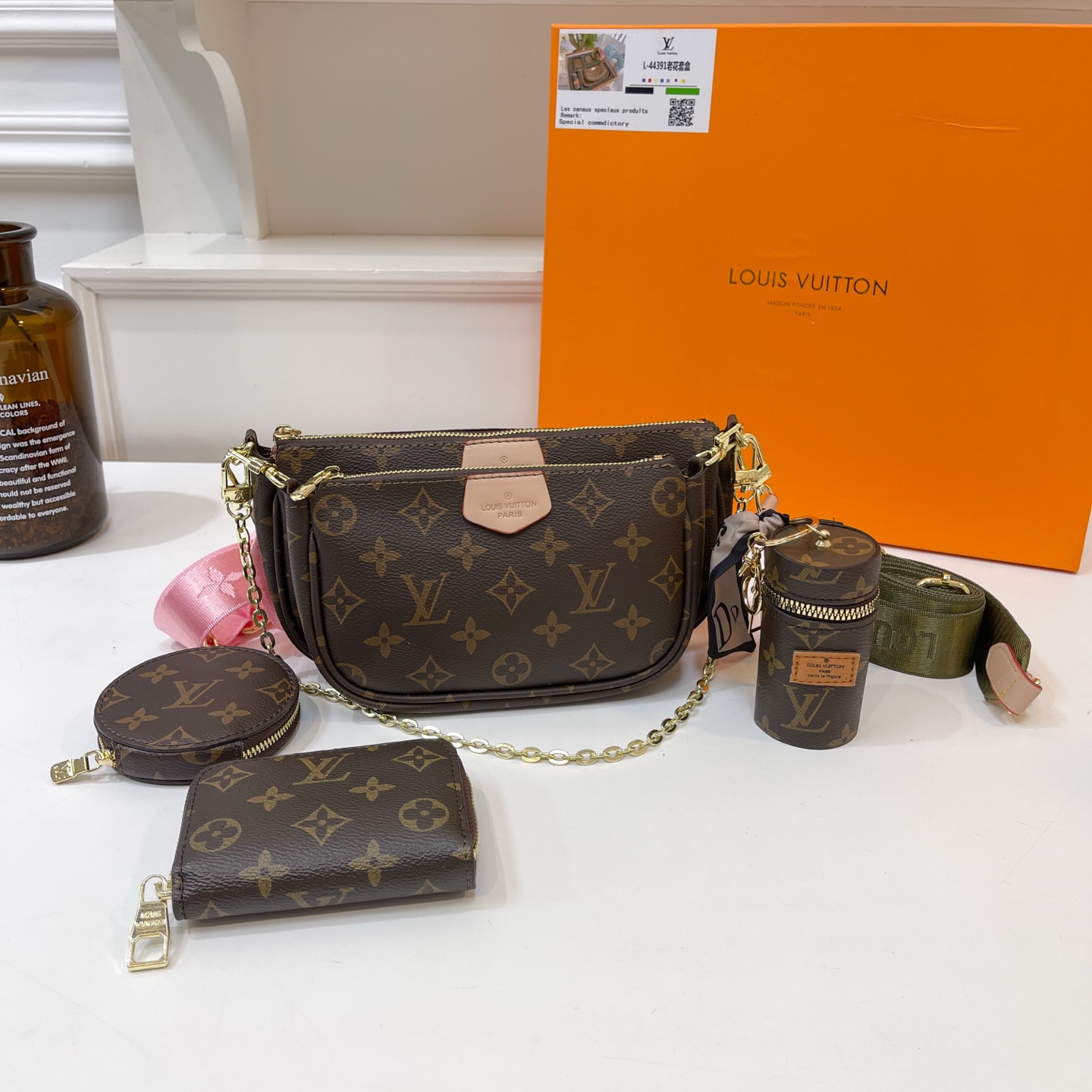 47$ dh LV 44391 Shoulder bag size 23X12X3 cm 92534634371 BY2623 gallery