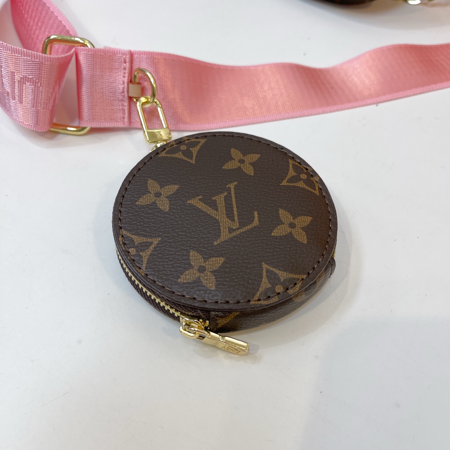 47$ dh LV 44391 Shoulder bag size 23X12X3 cm 92534634371 BY2623 gallery