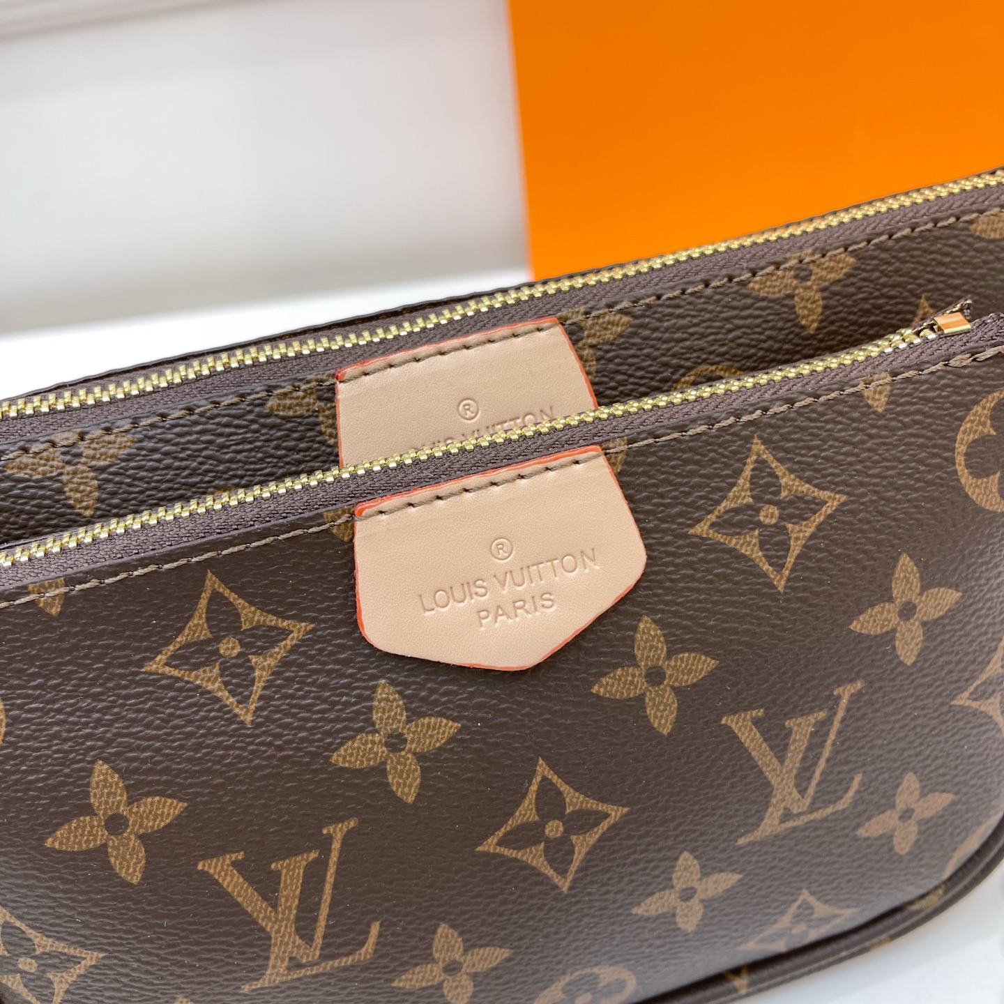 47$ dh LV 44391 Shoulder bag size 23X12X3 cm 92534634371 BY2623 gallery