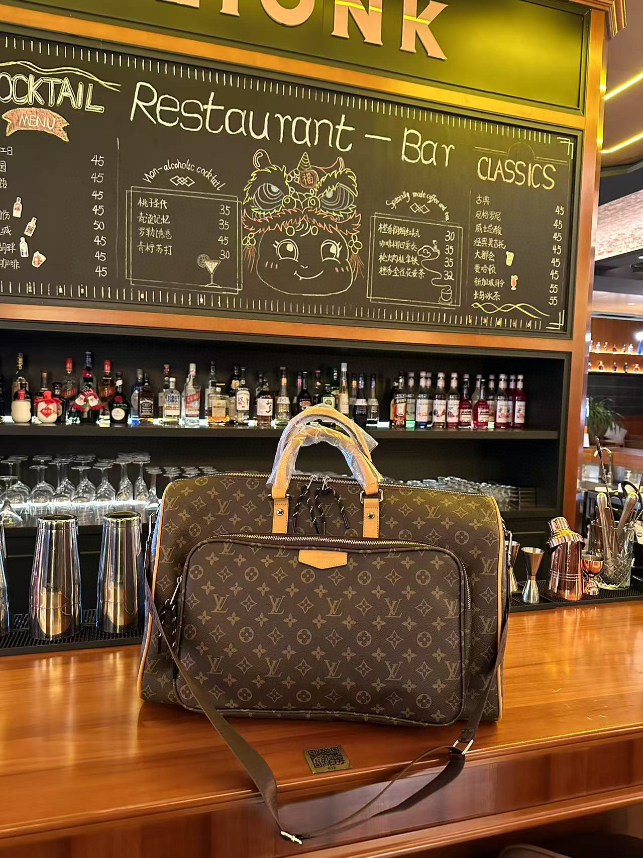 48$ dh LV Travelling bag pu size 50x30x22 cm 52417634384 DX688 gallery
