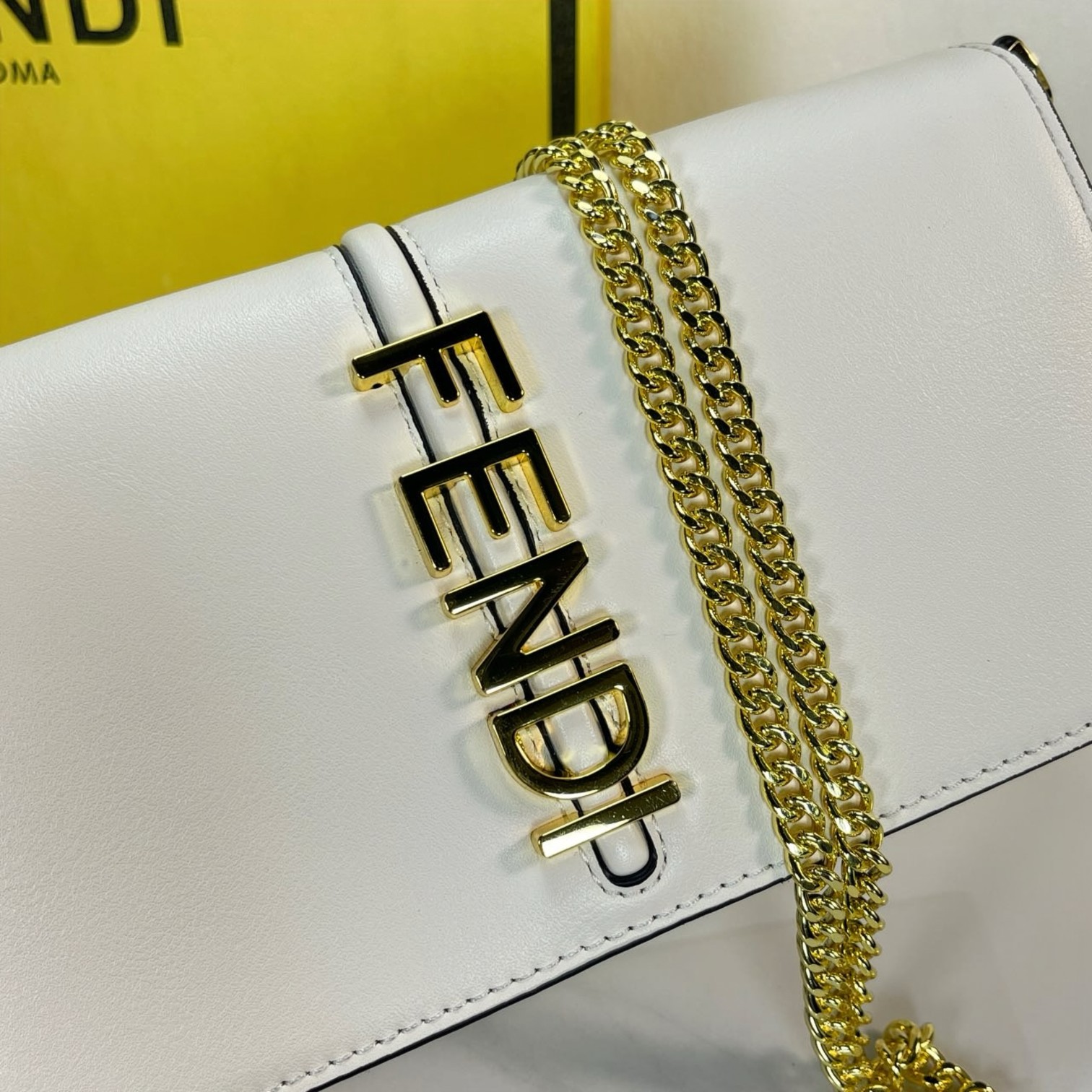 54$ new_dh FENDI  size 21X11X4 CM 53142035515 XR6B172 gallery