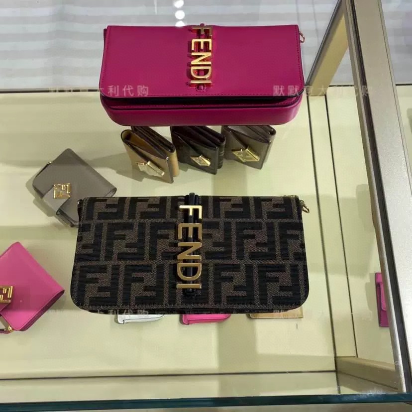 54$ new_dh FENDI  size 21X11X4 CM 53142035515 XR6B172 gallery