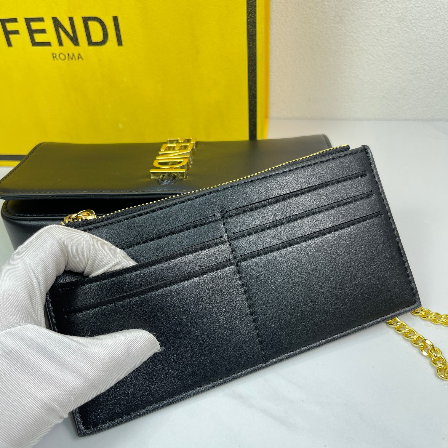 54$ new_dh FENDI  size 21X11X4 CM 53142035515 XR6B172 gallery