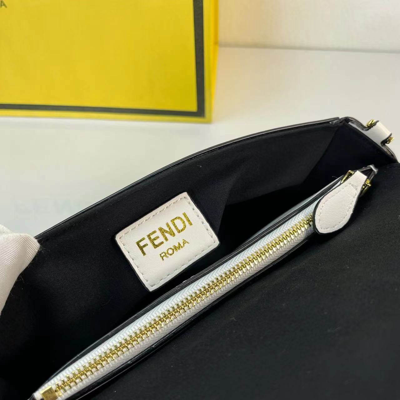 54$ new_dh FENDI  size 21X11X4 CM 53142035515 XR6B172 gallery