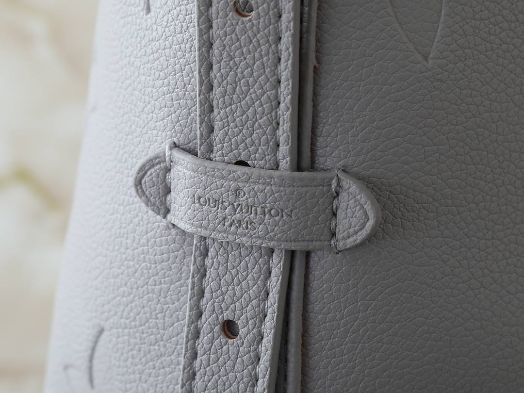 56$ LV CarryAll Mono gram Empreinte size 29x24x12 cm 437200 BR1974 gallery