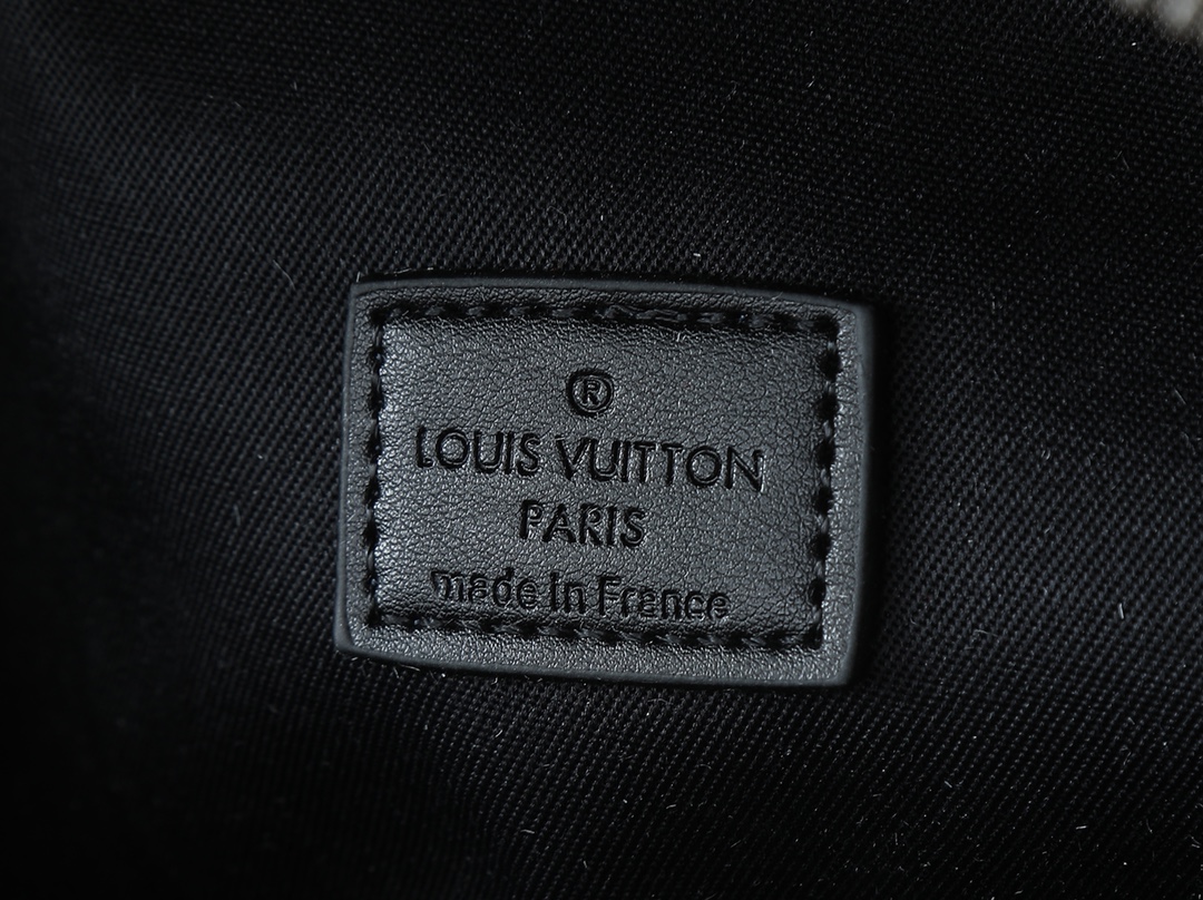 56$ LV M11539 M43644 Rush Monogram Dust size 30X15X8 cm 931410 BR1902 gallery