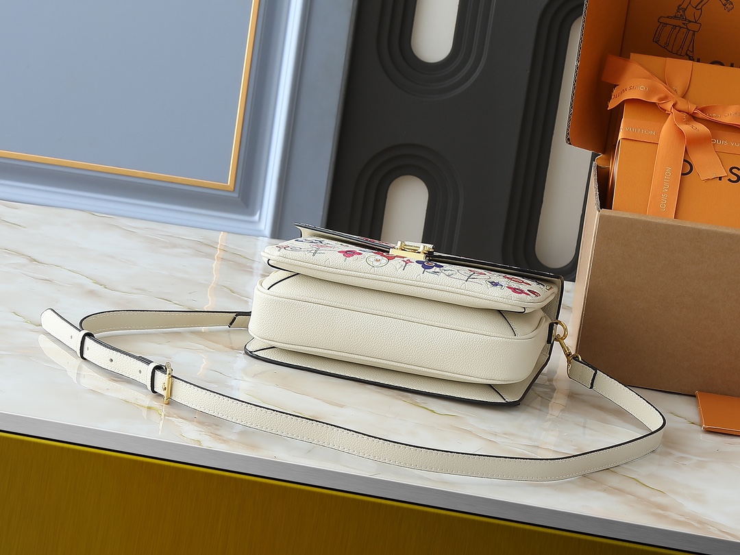 57$ LV M40780 M41487 size 25x19x7 cm 234450 BR1874 gallery