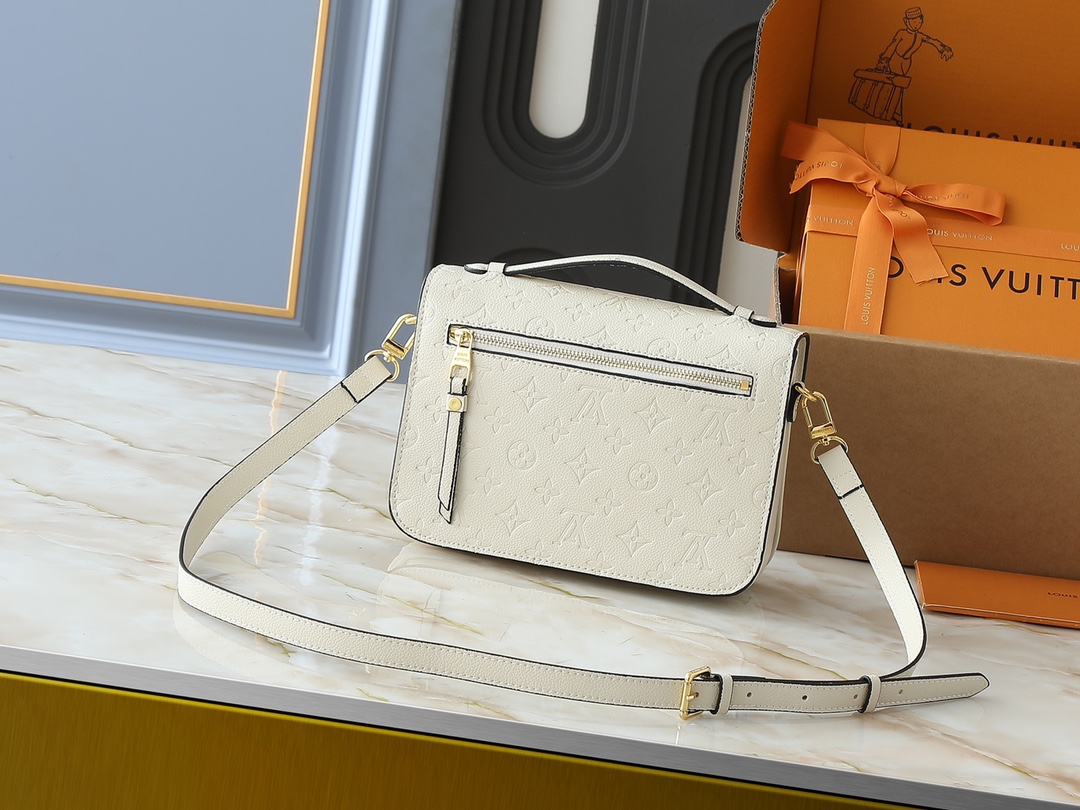 57$ LV M40780 M41487 size 25x19x7 cm 234450 BR1874 gallery