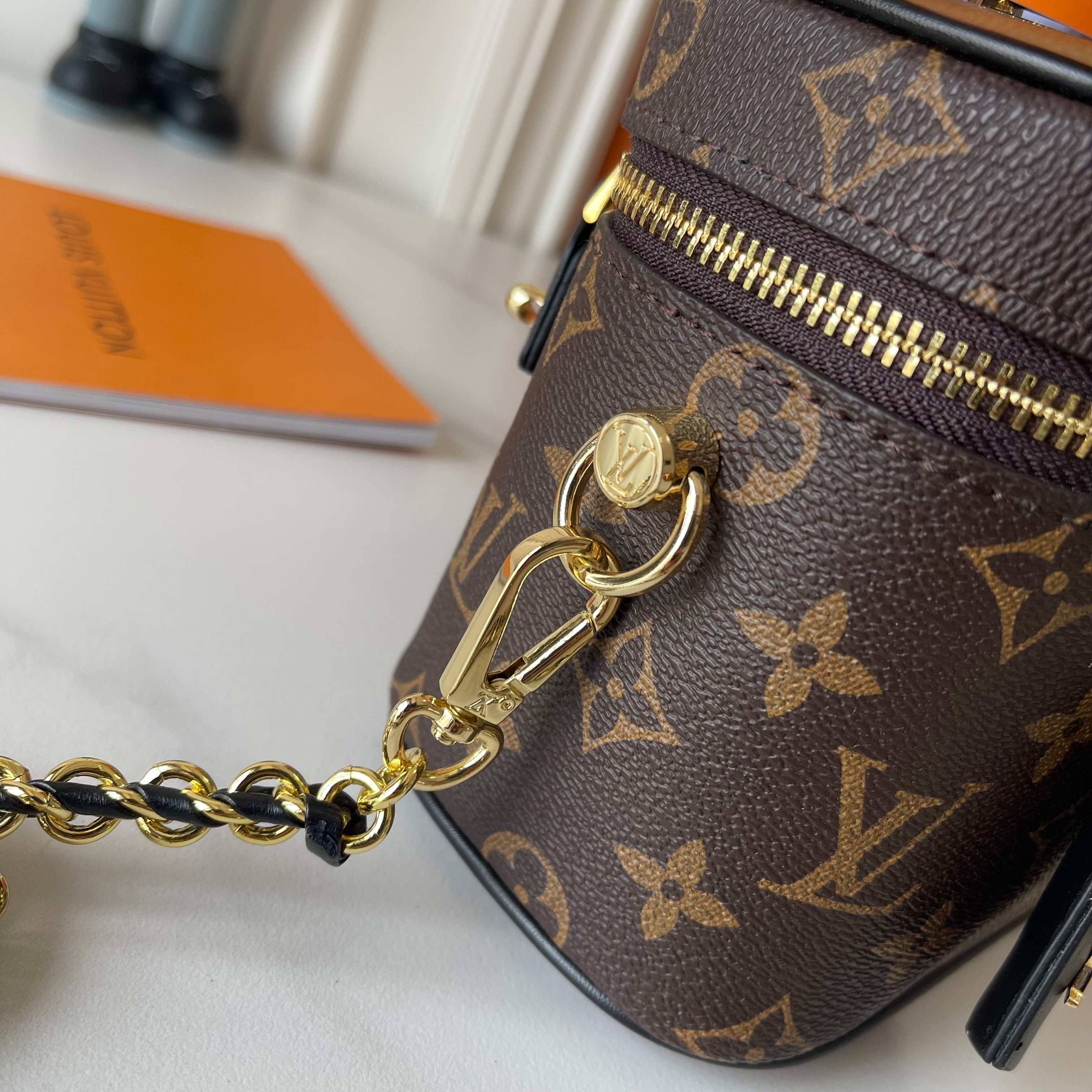 58$ LV Giant Monogram Shoulder bag size 19x13x11 cm 234480 BR2090 gallery