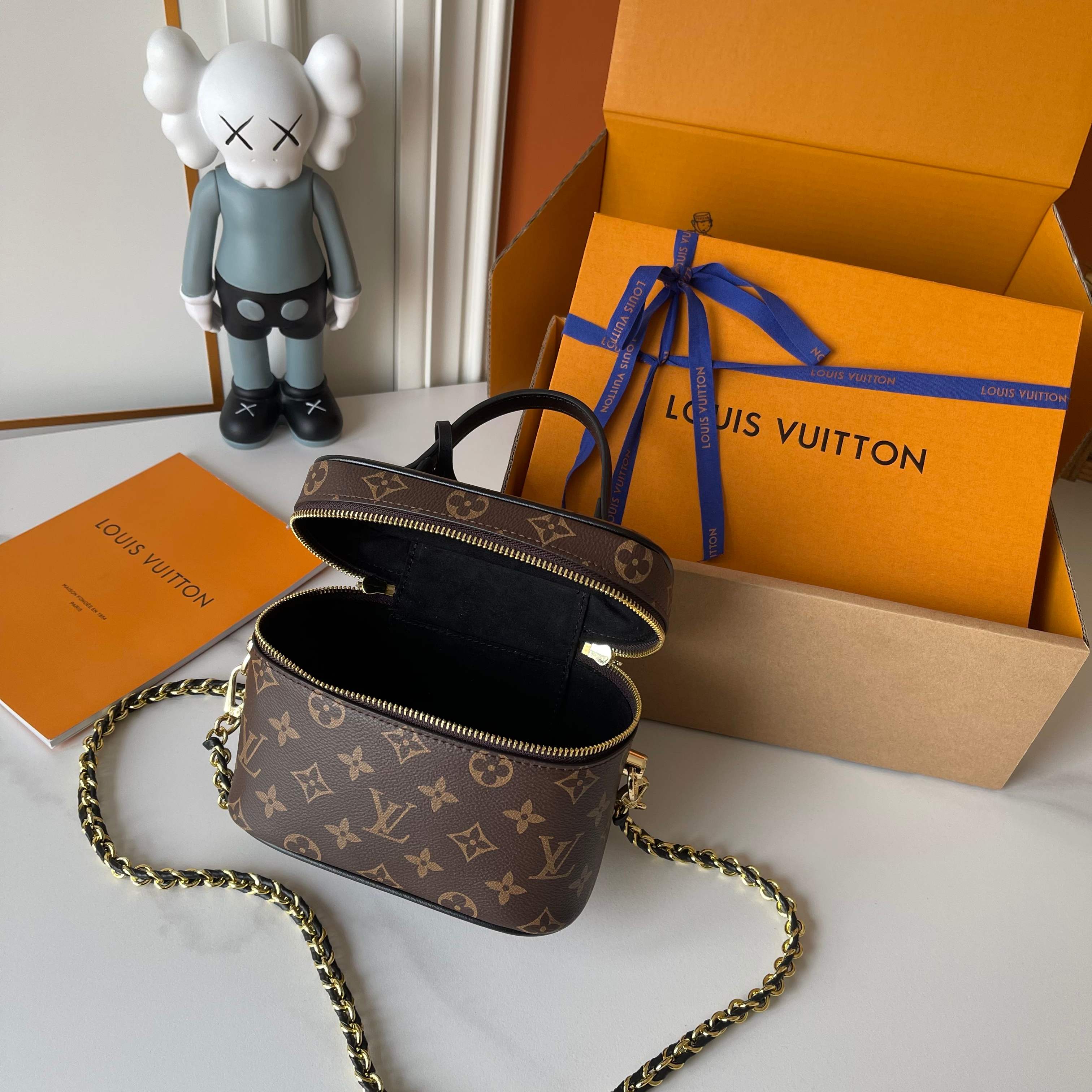 58$ LV Giant Monogram Shoulder bag size 19x13x11 cm 234480 BR2090 gallery