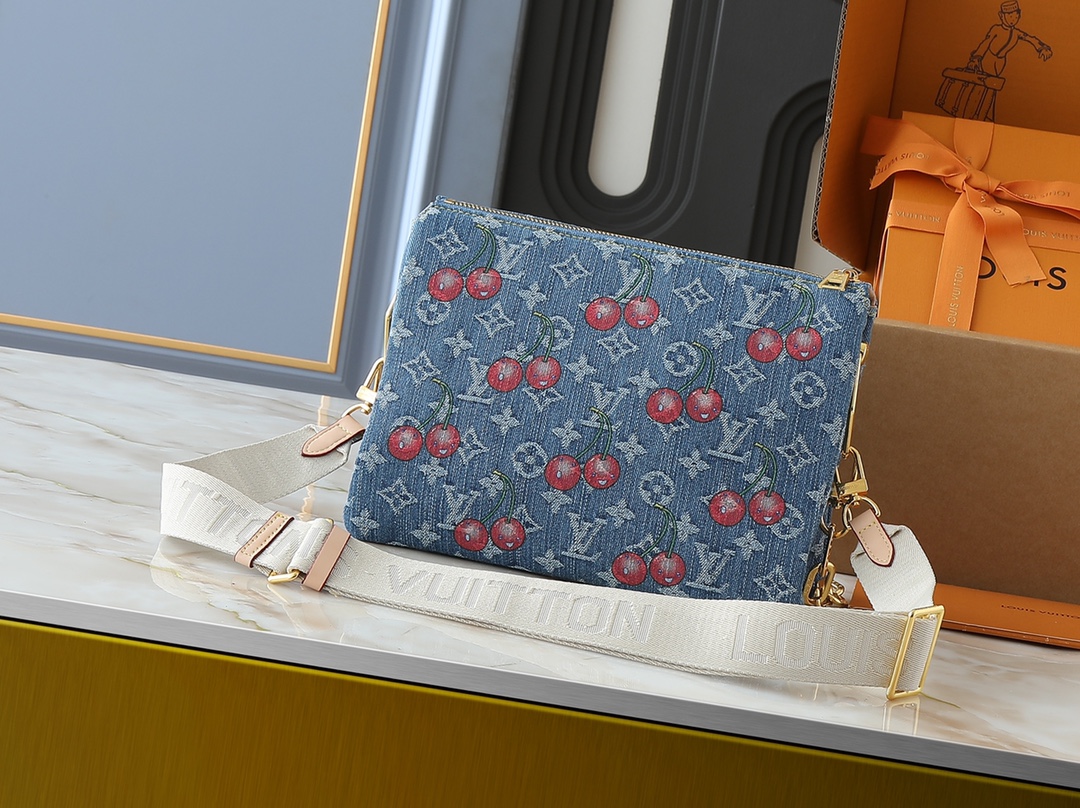 58$ LV M20369 M22398 M21353 M21209 size 26x20x12 cm 930470 BR1872 gallery