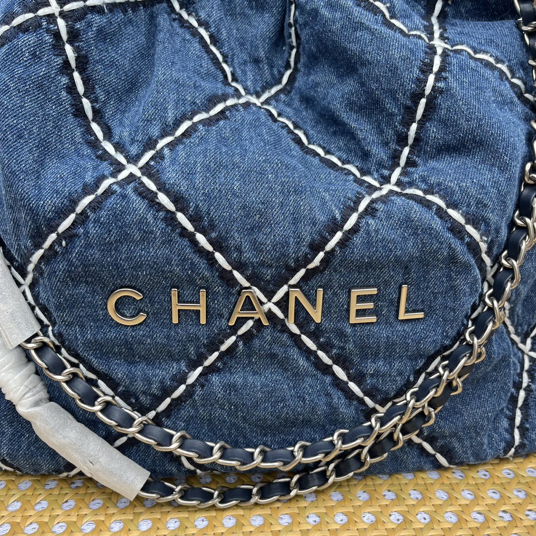 59$ new_dh CHANEL 1163 size 39X42X7 CM 83574035961 XR1B339 gallery