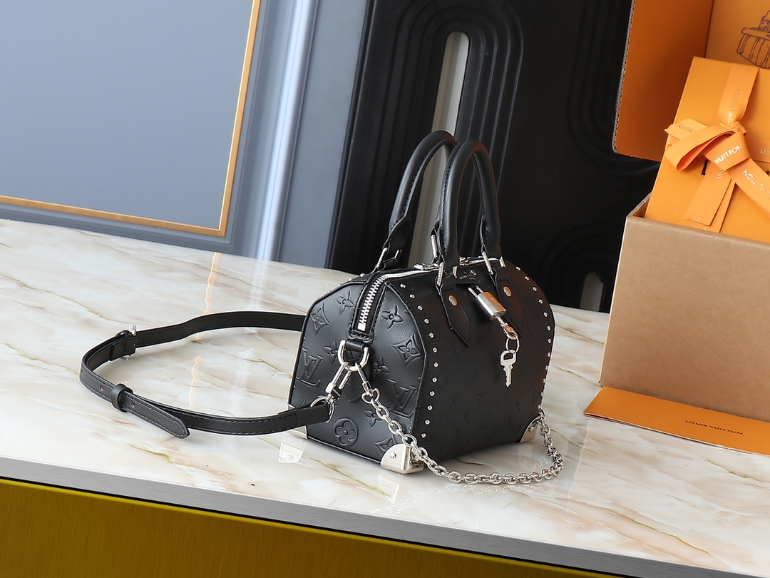 60$ LV Trunk Monogram Shoulder bag size 20X13X11 cm 736670 BR1998 gallery