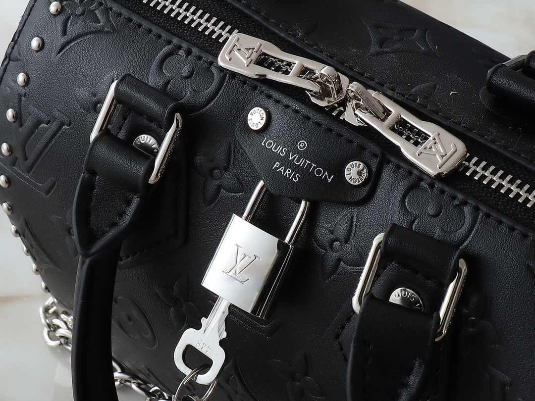 60$ LV Trunk Monogram Shoulder bag size 20X13X11 cm 736670 BR1998 gallery