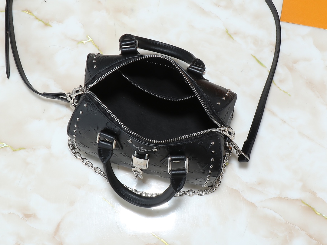 60$ LV Trunk Monogram Shoulder bag size 20X13X11 cm 736670 BR1998 gallery