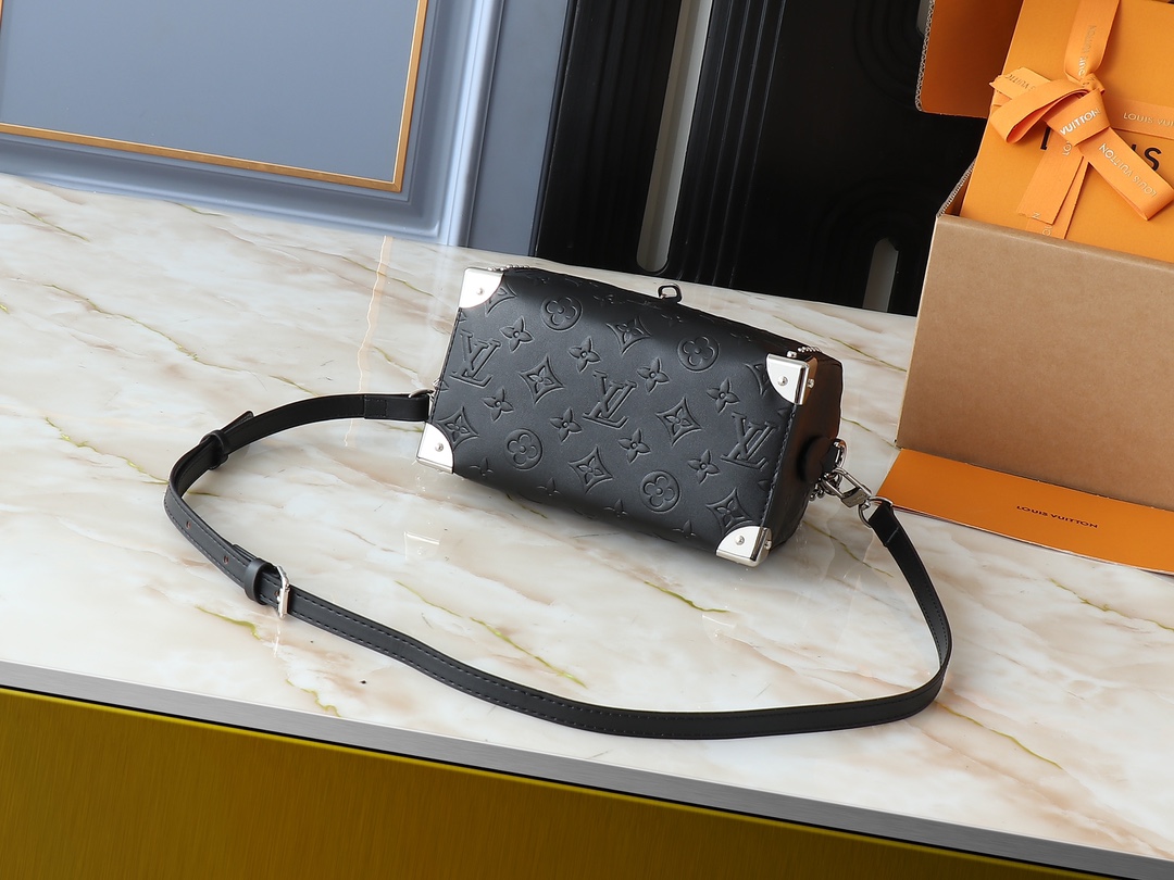 60$ LV Trunk Monogram Shoulder bag size 20X13X11 cm 736670 BR1998 gallery