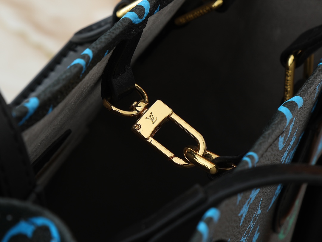 61$ LV Onthego Monogram size 34x26x13 cm 25x19x11 cm 035690 BR1980 gallery