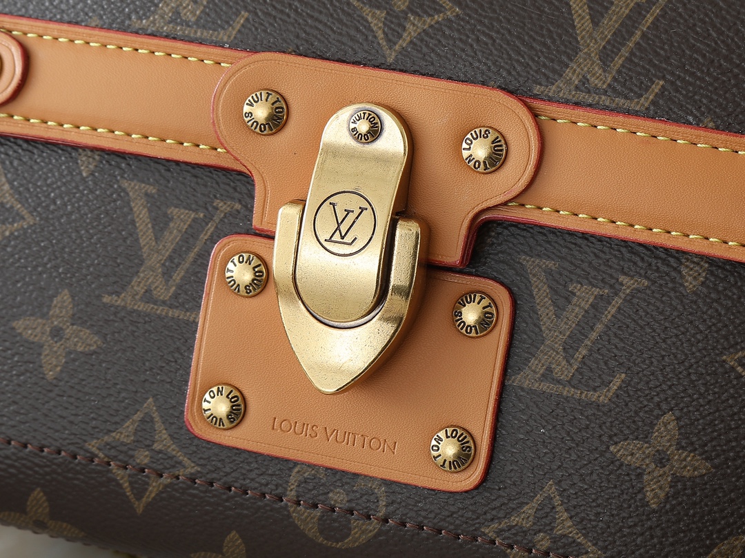 64$ LV Pharrell Williams LV Colorado size 19x15x7 cm 744070 BR1984 gallery