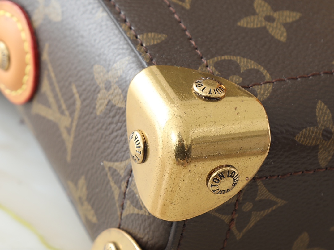 65$ LV Soul Trunk Shoulder bag size 19x15x7 cm 046090 BR2086 gallery