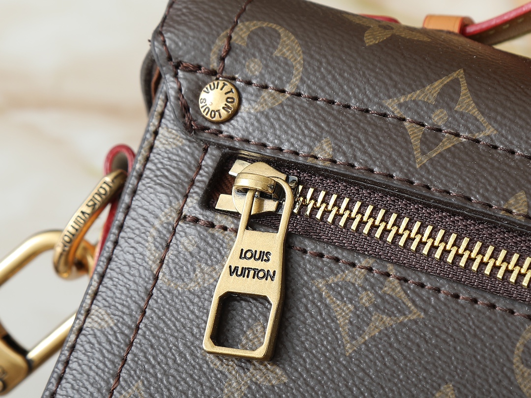 65$ LV Soul Trunk Shoulder bag size 19x15x7 cm 046090 BR2086 gallery