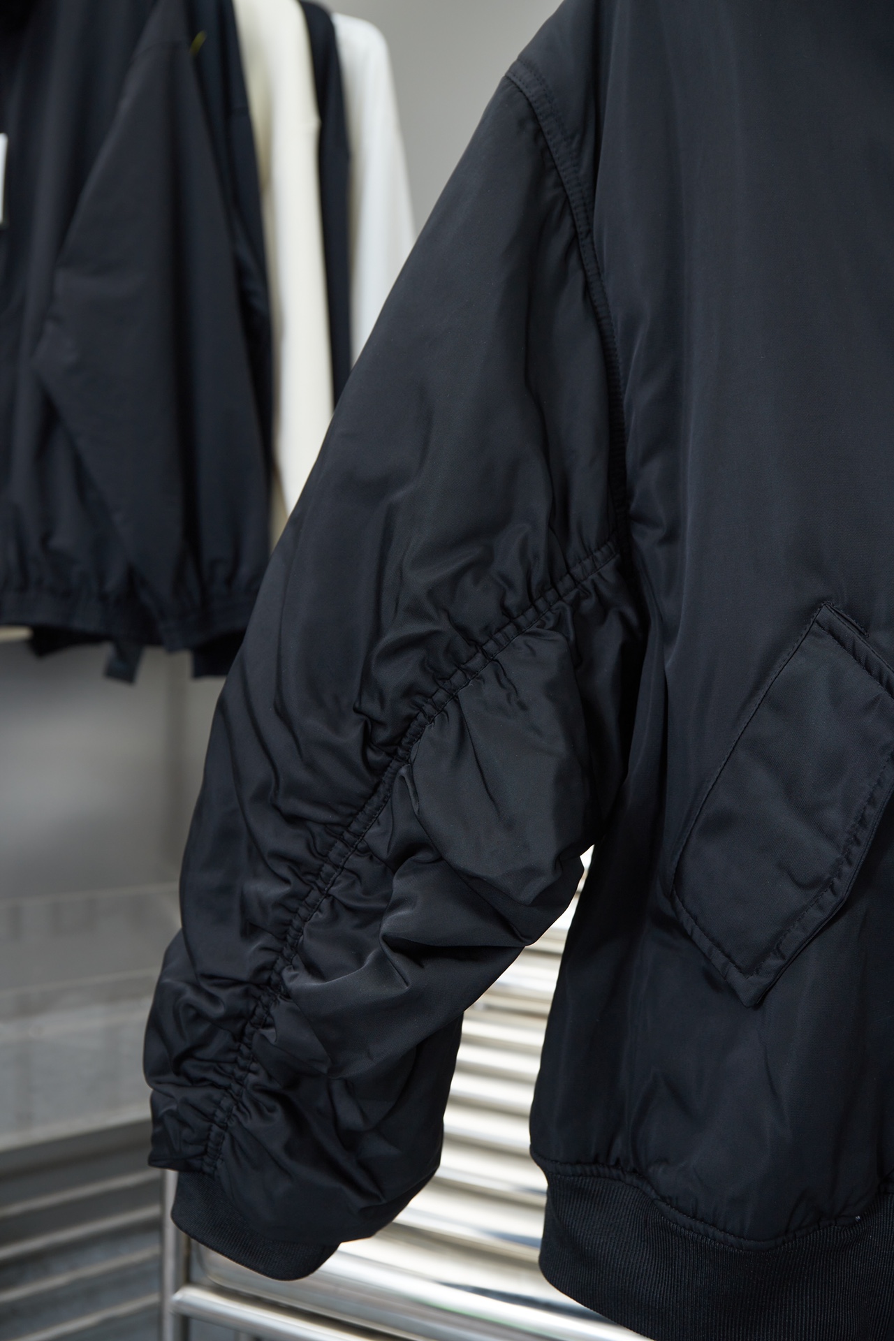 73$ BLCG 24FW Cotton-padded coat size 46-52 342120 WX108 gallery