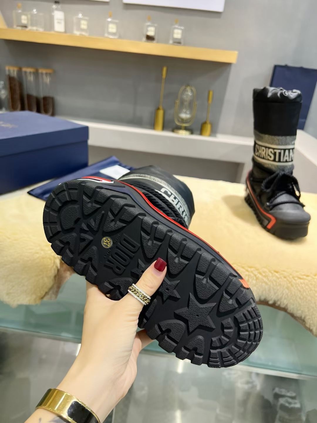 106$ Top Quality Dior Alps Oblique Size 35-40 152660 ZZ947 gallery