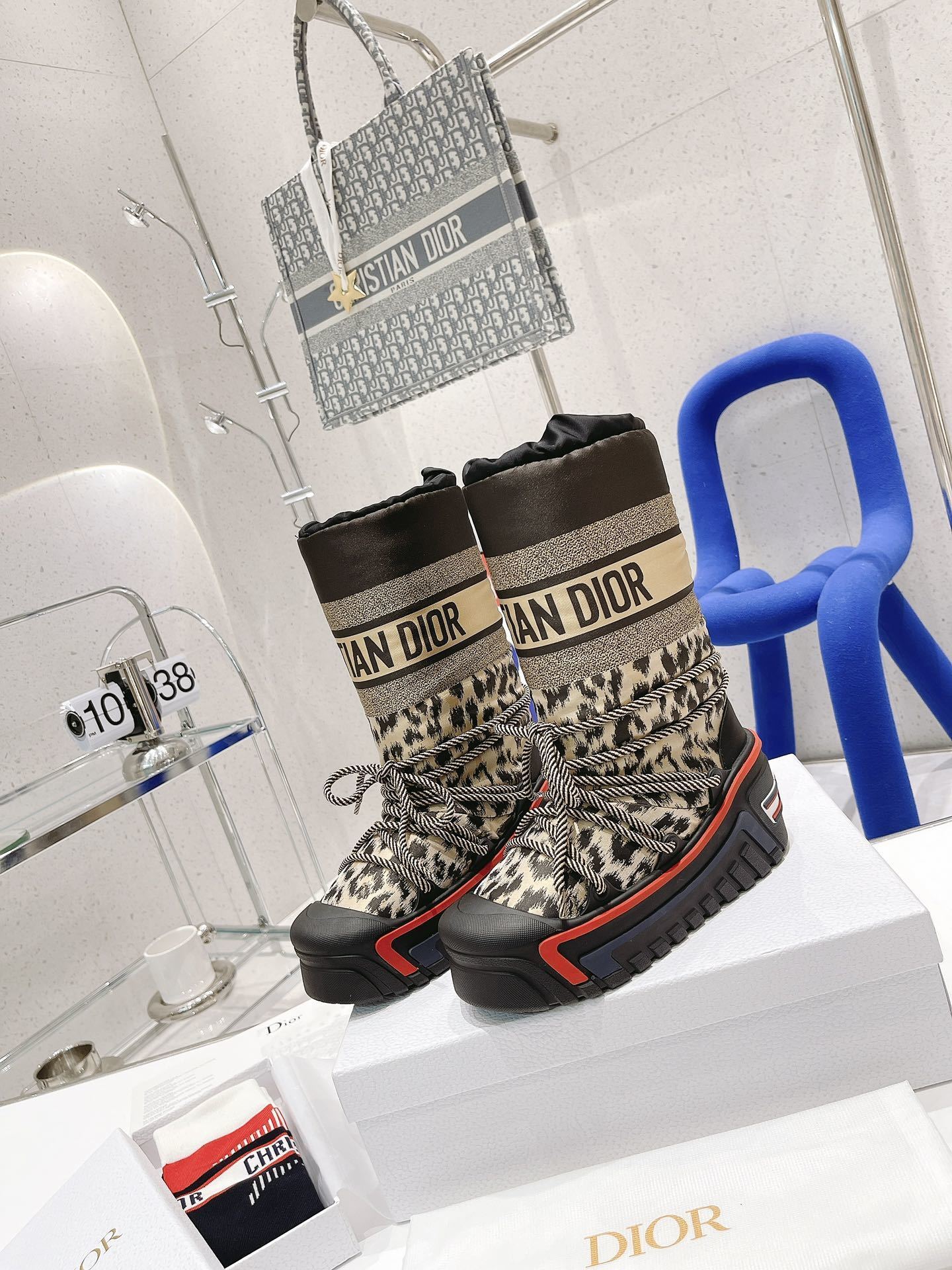 106$ Top Quality Dior Alps Oblique Size 35-40 152660 ZZ947 gallery