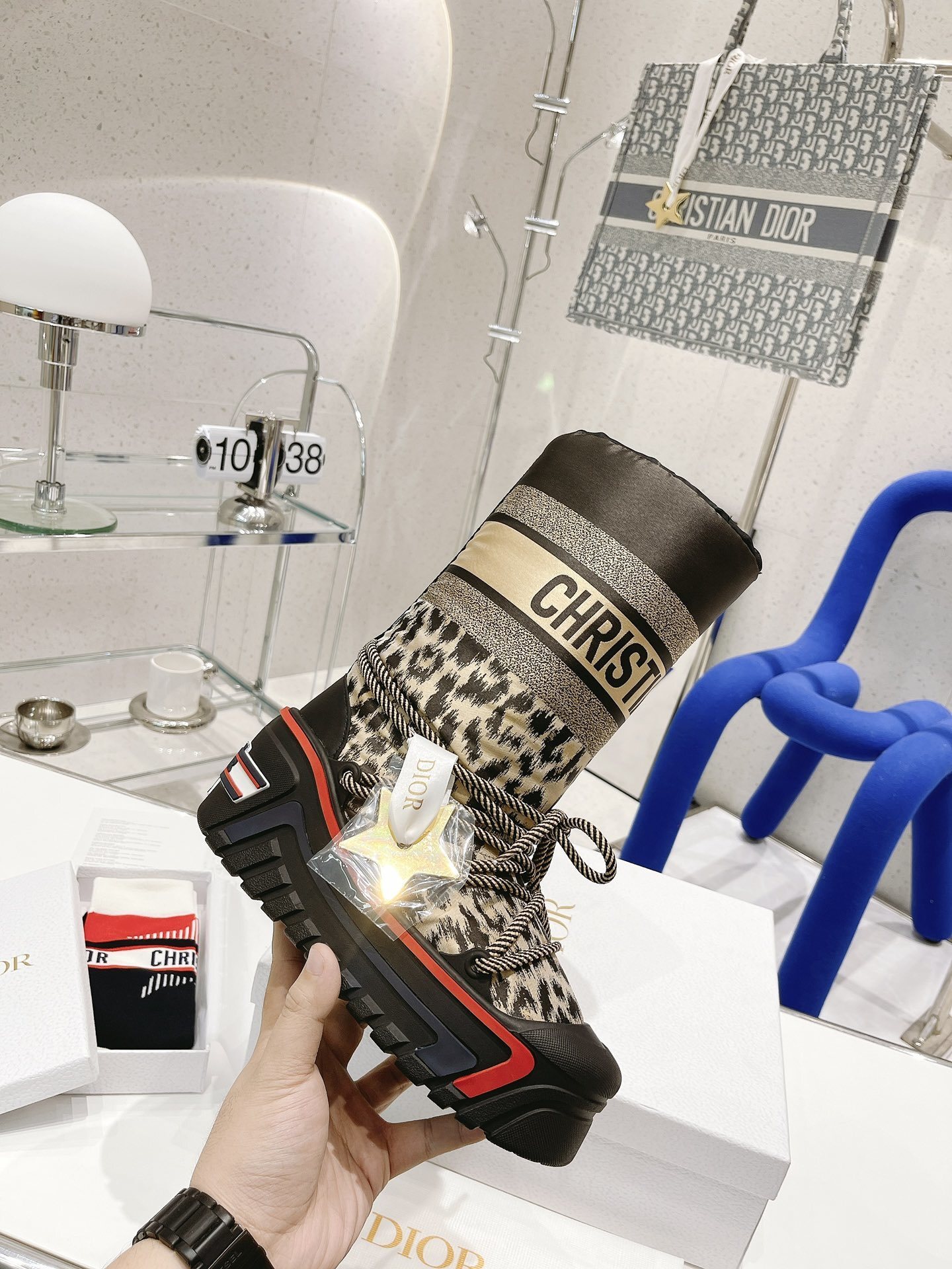 106$ Top Quality Dior Alps Oblique Size 35-40 152660 ZZ947 gallery