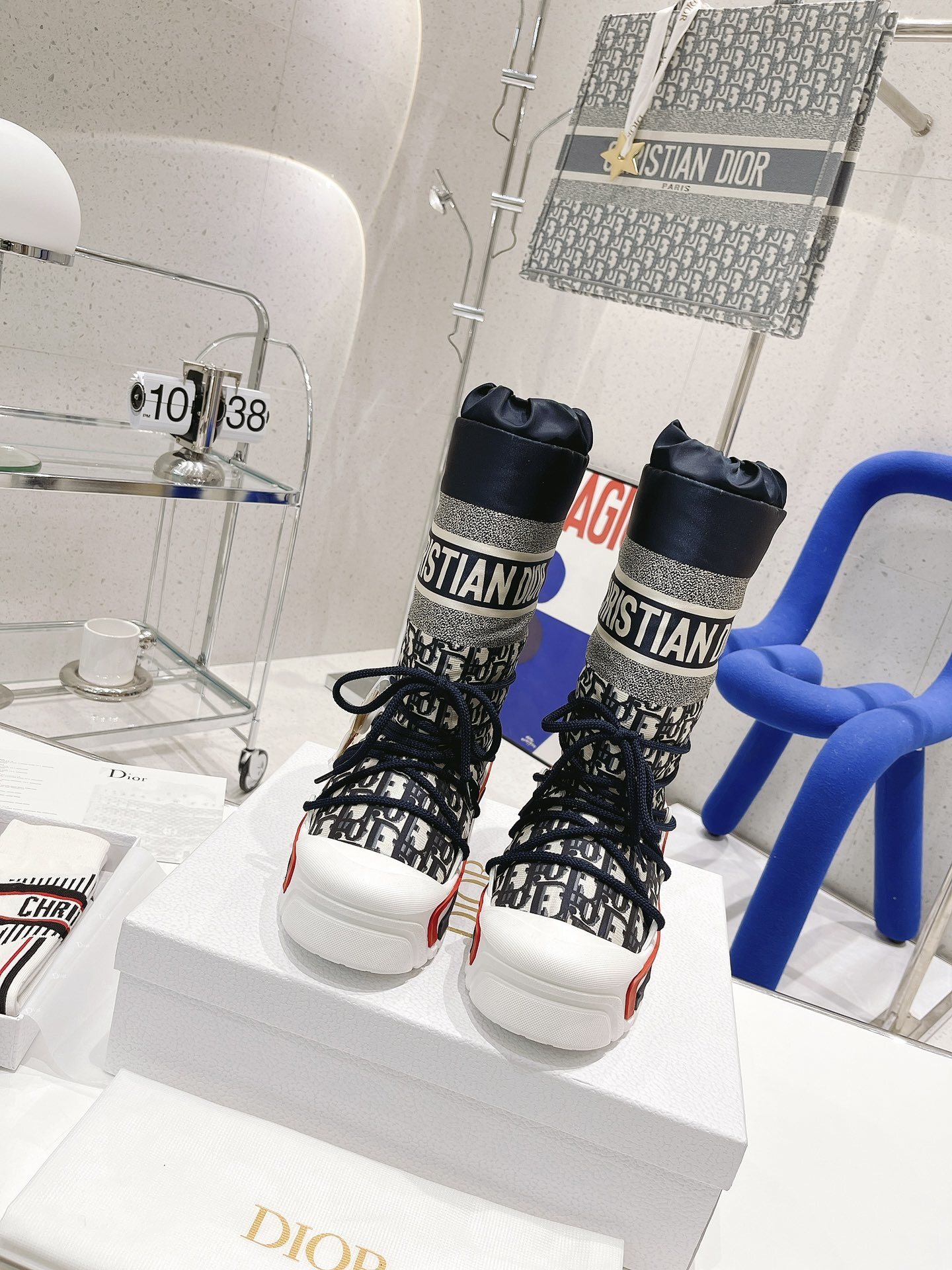 106$ Top Quality Dior Alps Oblique Size 35-40 152660 ZZ947 gallery