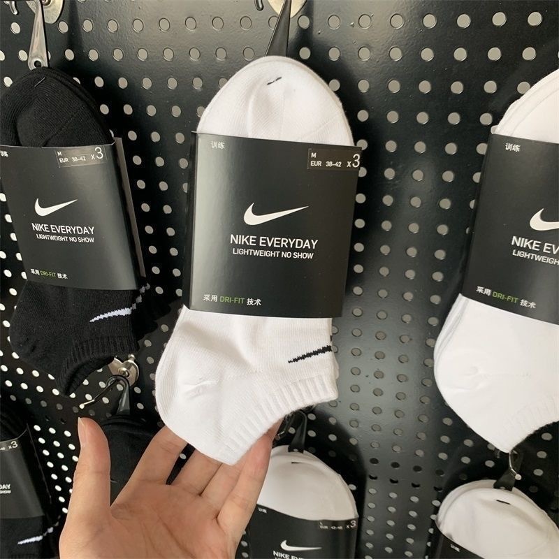 18$ NIKE three pieces a set Size S-L 9358 ZZ855 gallery