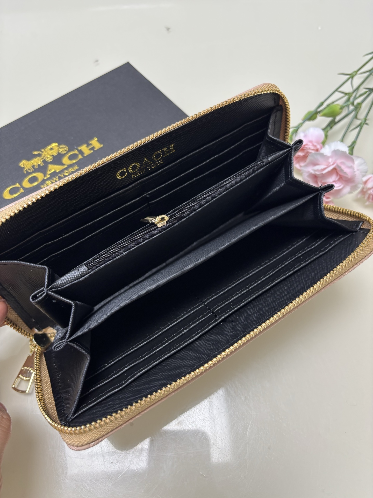 20$ COACH 403 Wallet size 21x11x3 cm 2604 BY2899 gallery