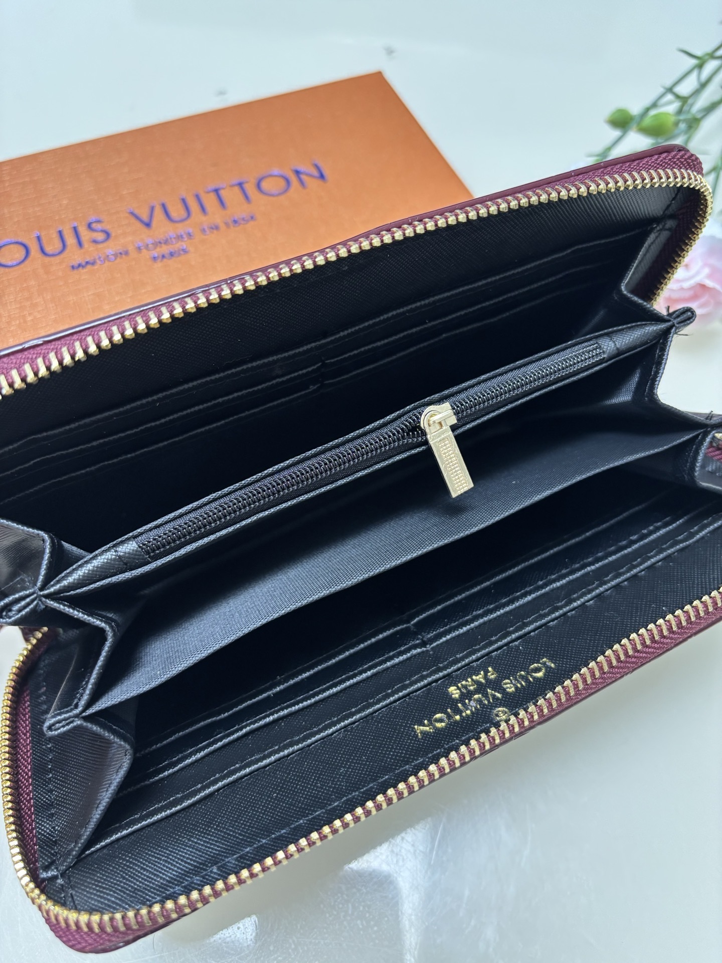 20$ LV 404 Wallet size 21x11x3 cm 0640 BY2909 gallery