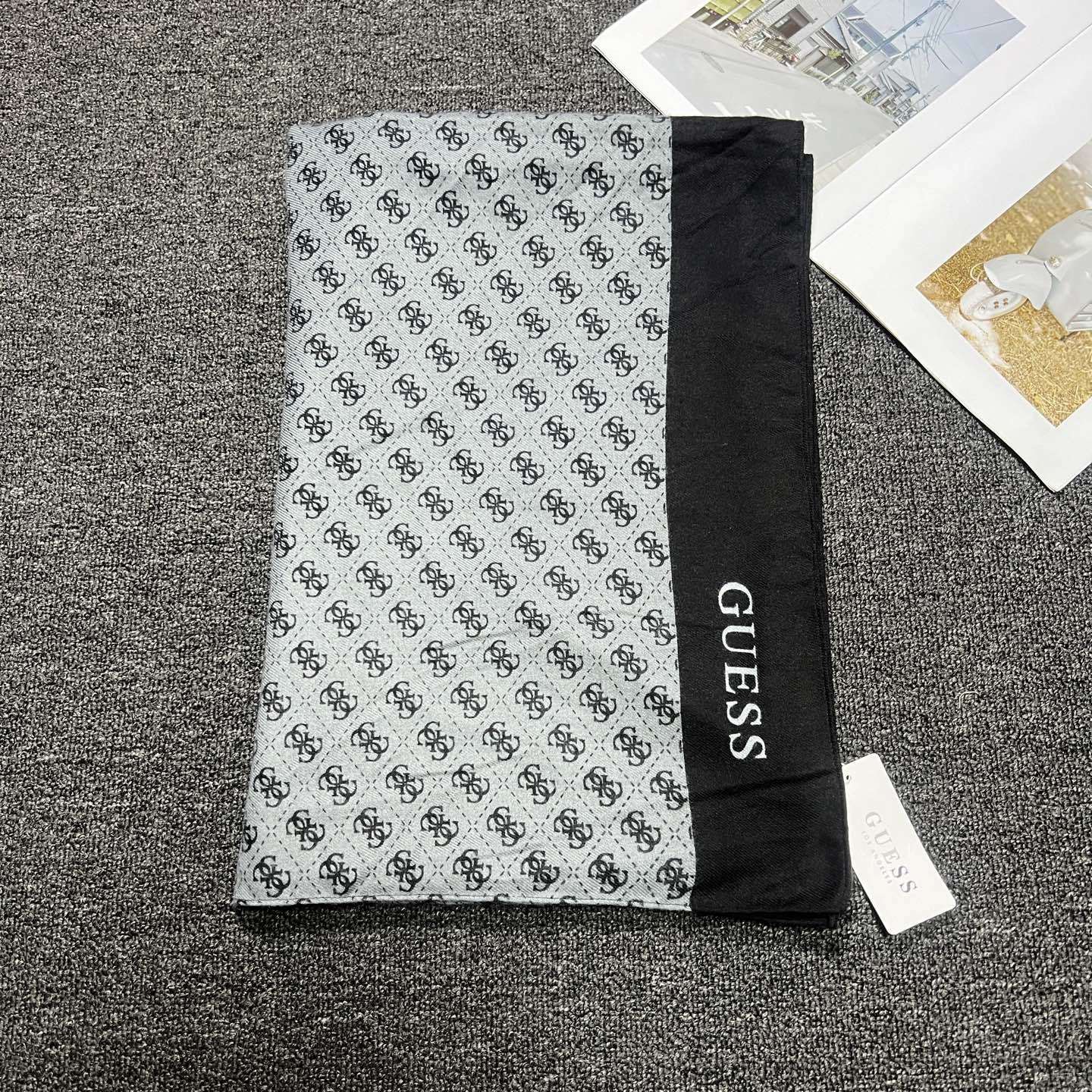 21$ GUESS Scarf size 65x190 cm 7626 YUM14 gallery