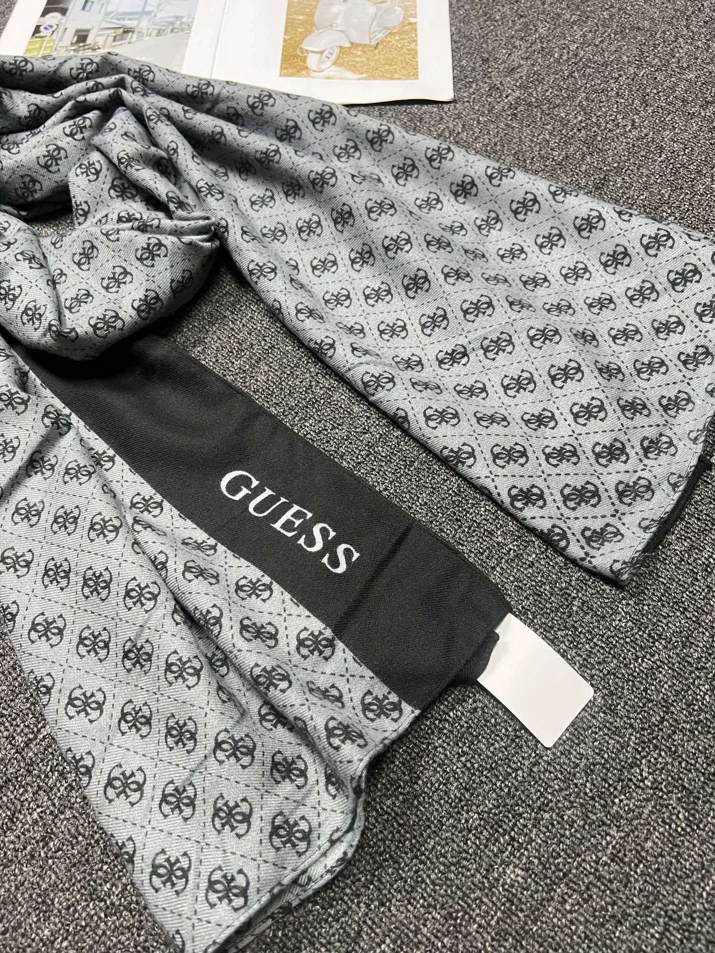 21$ GUESS Scarf size 65x190 cm 7626 YUM14 gallery