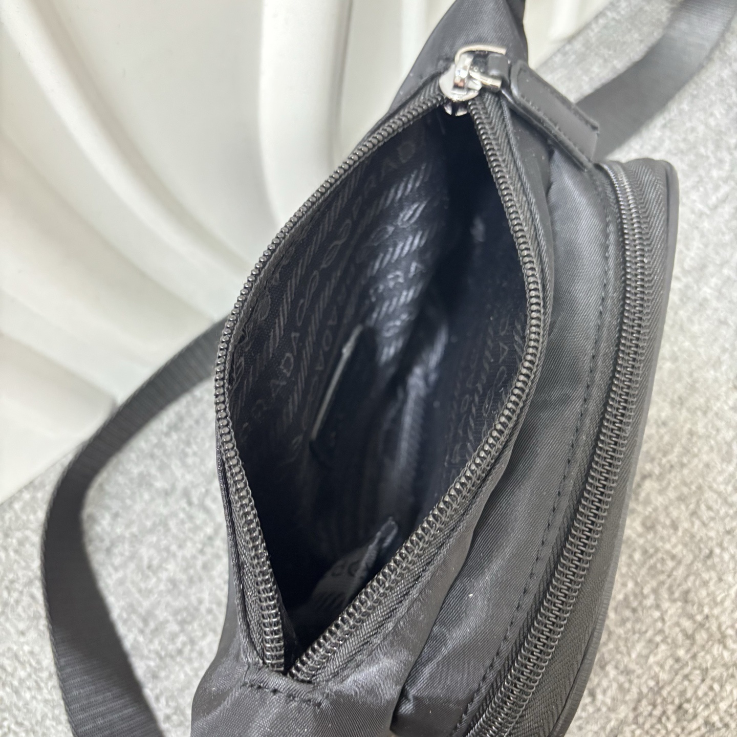 22$ PRADA 4250 Shoulder bag size 23x14x4 cm 9772 BY3213 gallery